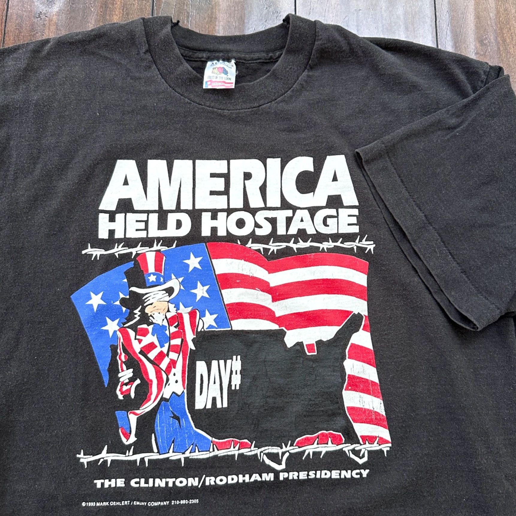 Fruit Of The Loom VINTAGE Fruit of the Loom T-Shirt Shirt XL Black America Held Hostage USA VTG 70s 80s 90s Political Funny Mens Size US XL / EU 56 / 4 - 2 Thumbnail