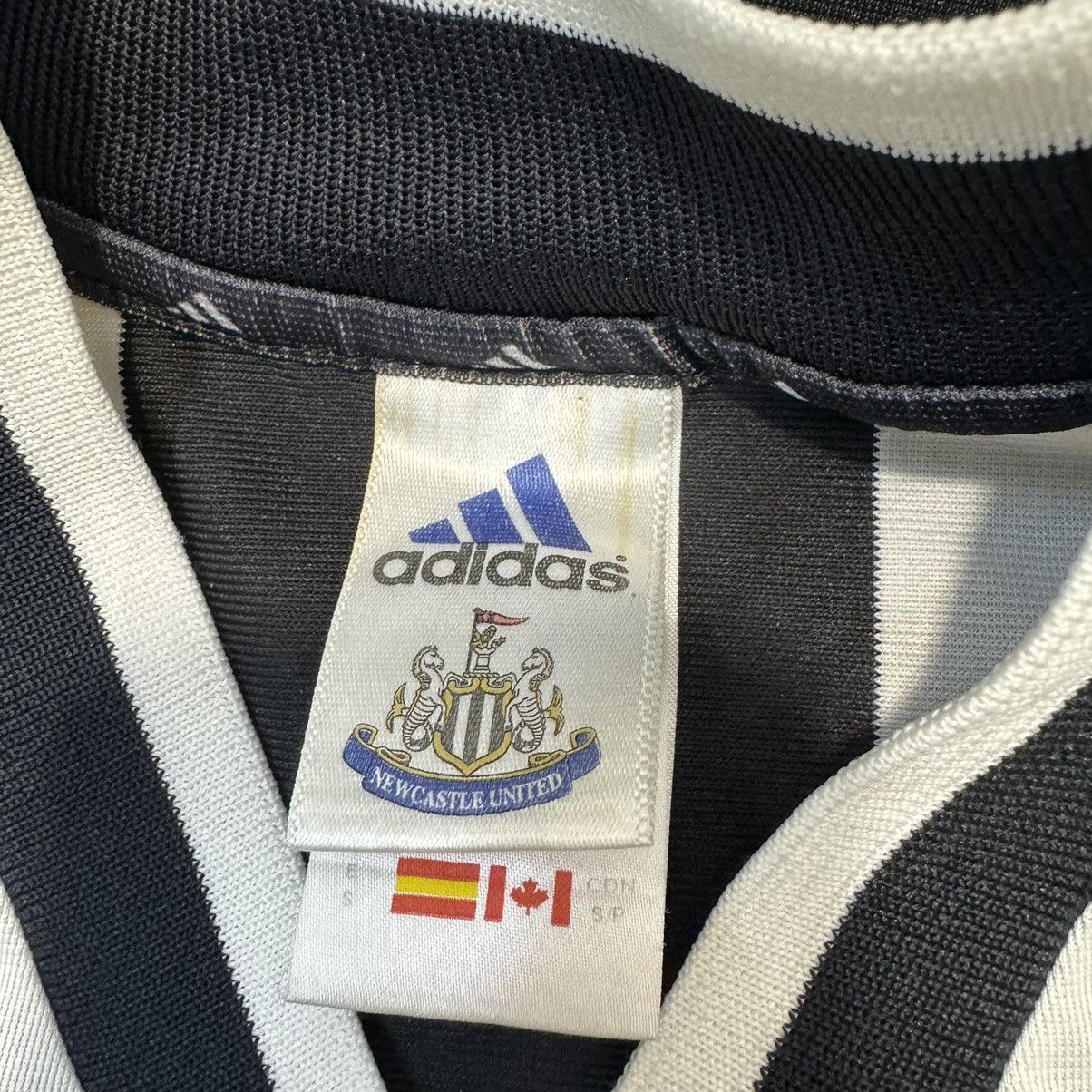 Adidas Newcastle 01/03 home shirt #9 Shearer Size US S / EU 44-46 / 1 - 7 Thumbnail