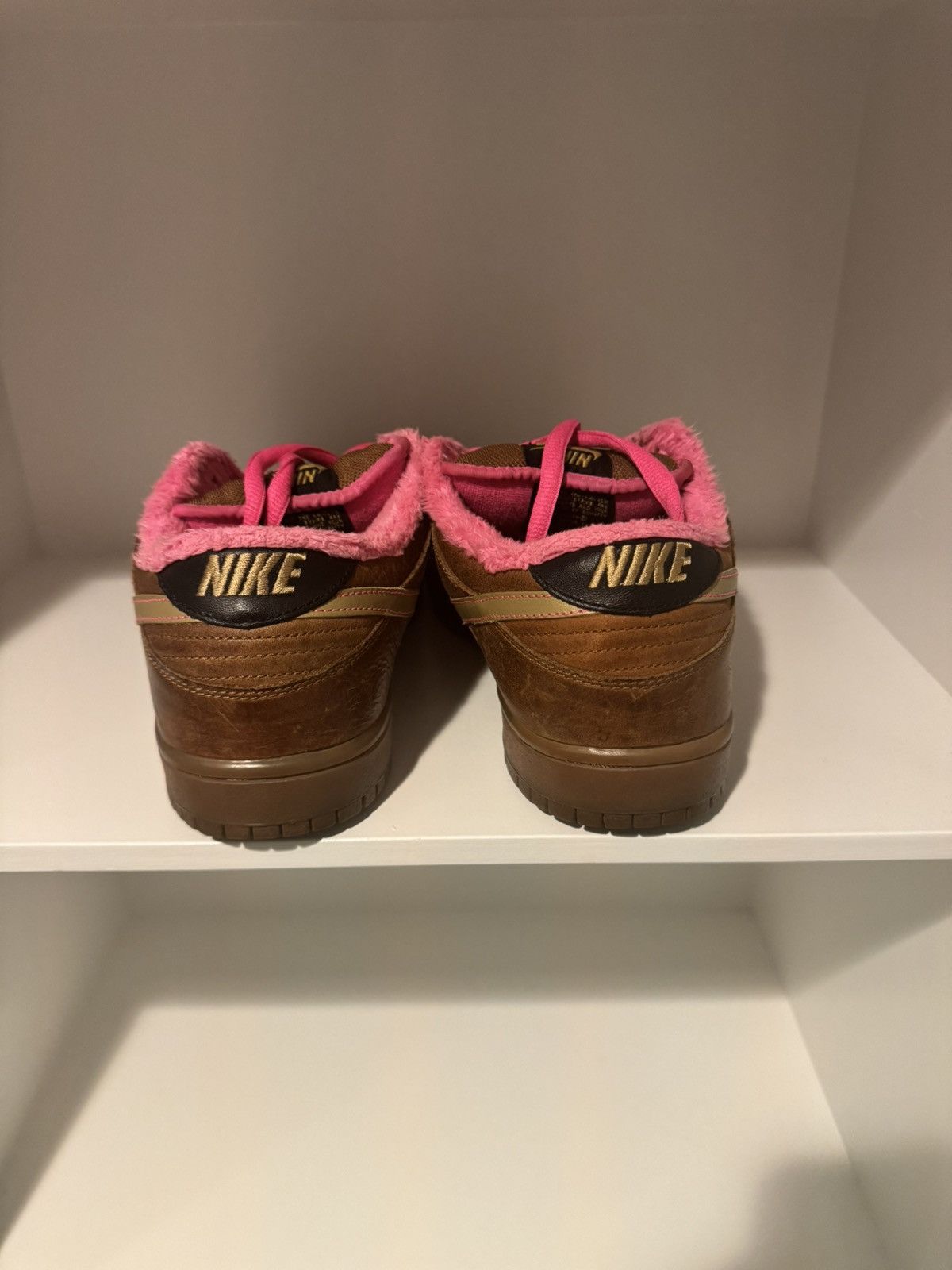 Nike Rare Nike SB Dunk Low Gibson Guitar Case Size US 11 / EU 44 - 3 Thumbnail