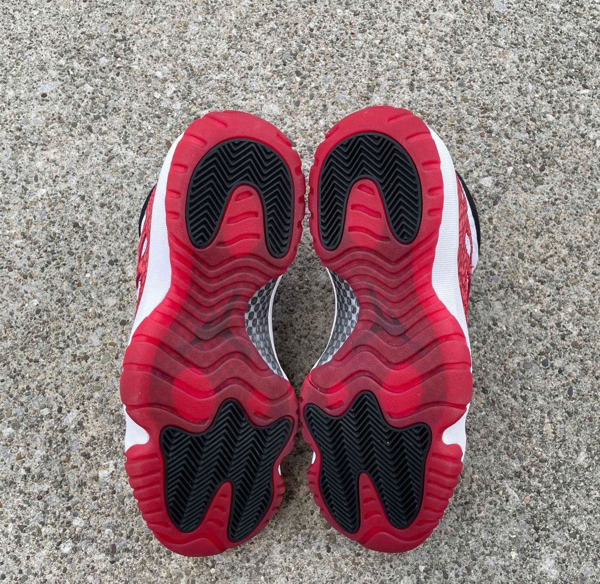 Jordan Brand Size 8.5-Jordan 11 Low IE Gym Red lighlty worn No box Size US 8.5 / EU 41-42 - 8 Thumbnail