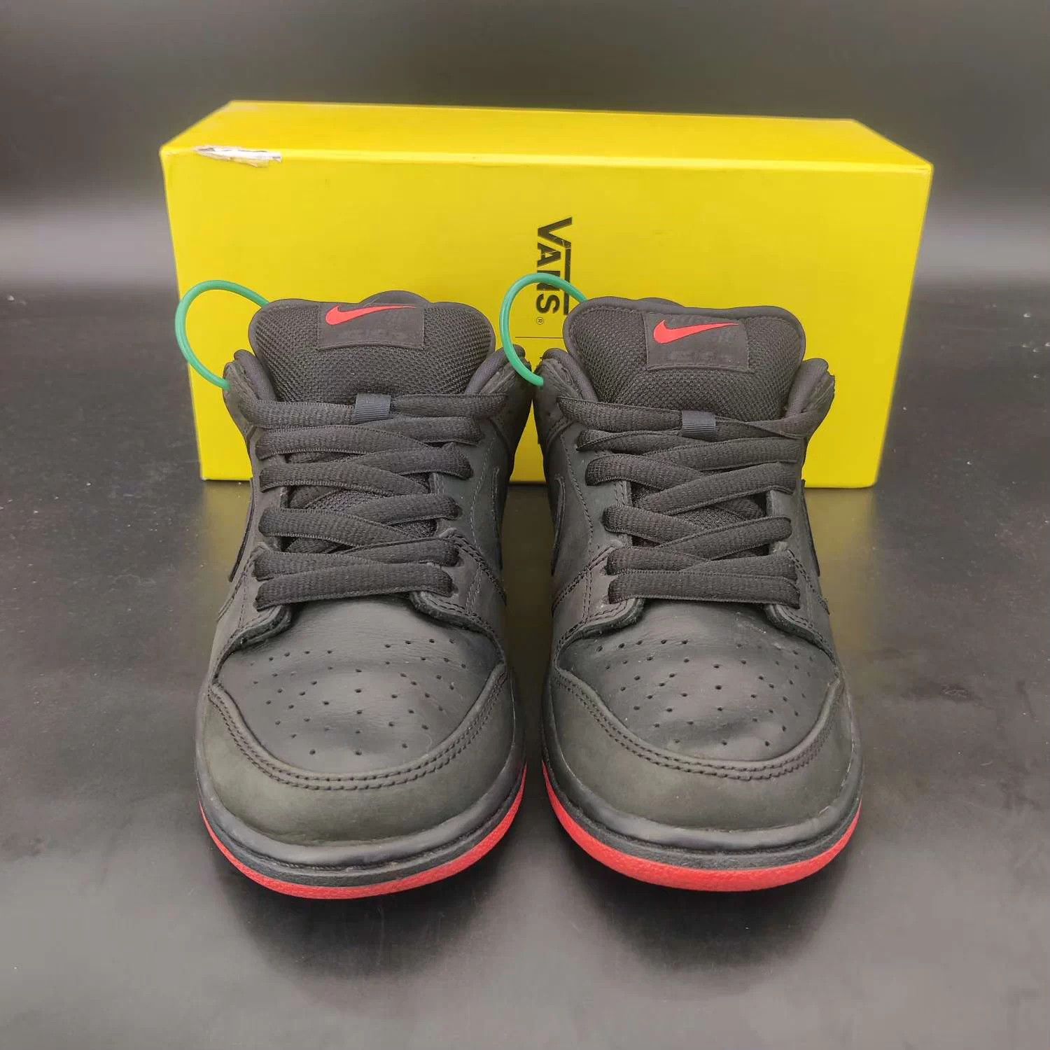 Nike Nike Dunk SB Black Pigeon 40 Worn 2x Boxed Size US 7 / EU 40 - 4 Thumbnail