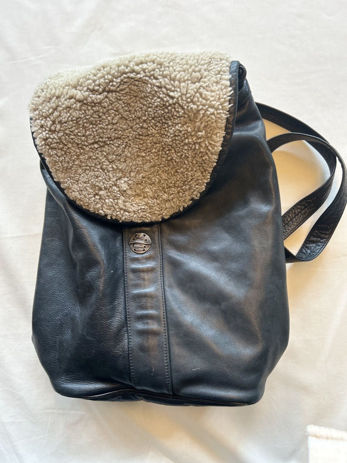 Vintage Y2K fleece & leather backpack Size ONE SIZE - 1 Thumbnail