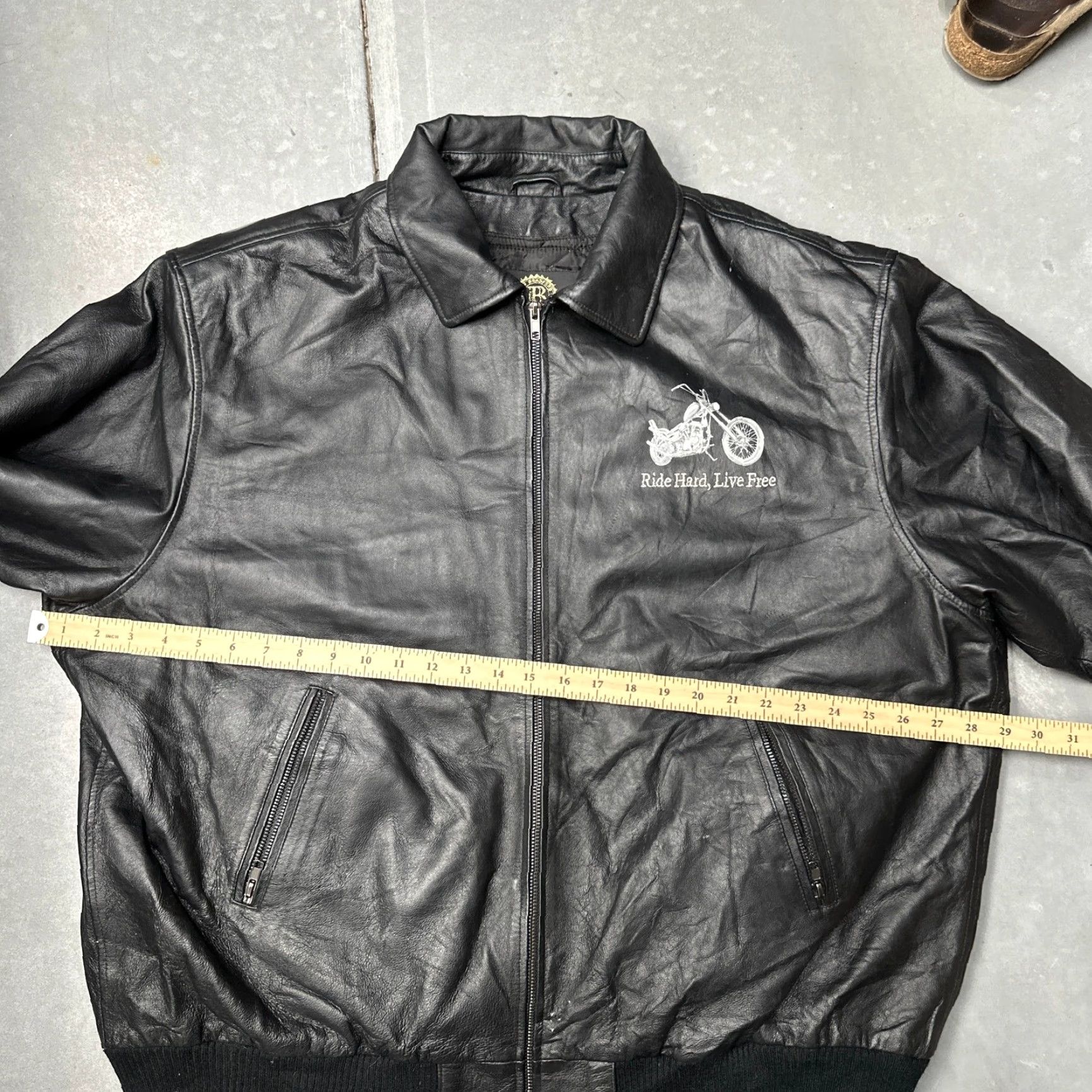 Vintage The Bradford Exchange Biker Leather Jacket Mens 2XL Ride Hard Black USA Flag Jacket Mens Black Leather USA Flag 90s-inspired? Size US XXL / EU 58 / 5 - 6 Thumbnail