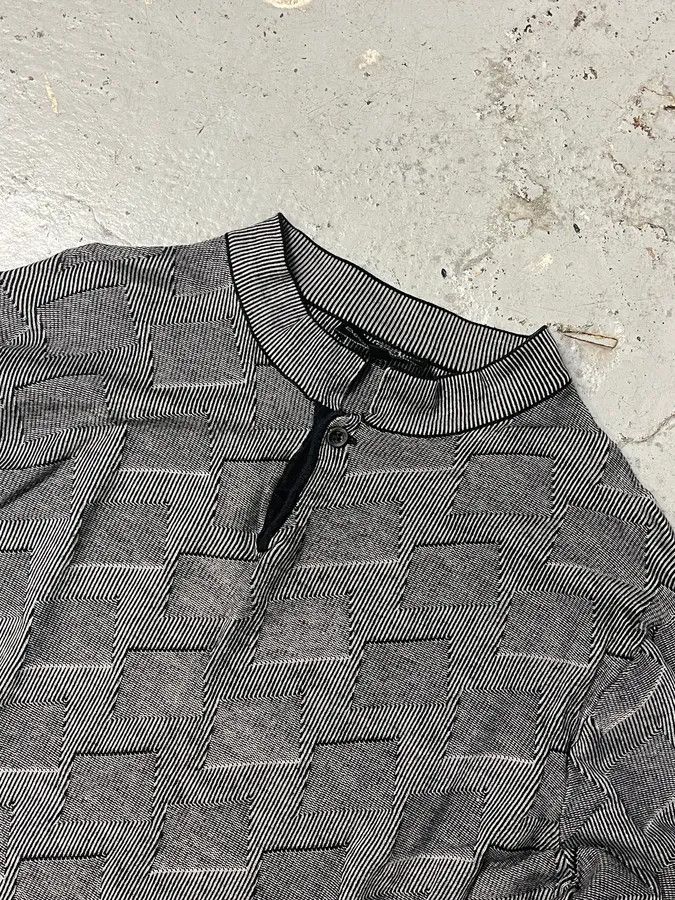 Emporio Armani 2000s Emporio Armani Grey Geometrical Henley Longsleeves Size US S / EU 44-46 / 1 - 4 Thumbnail