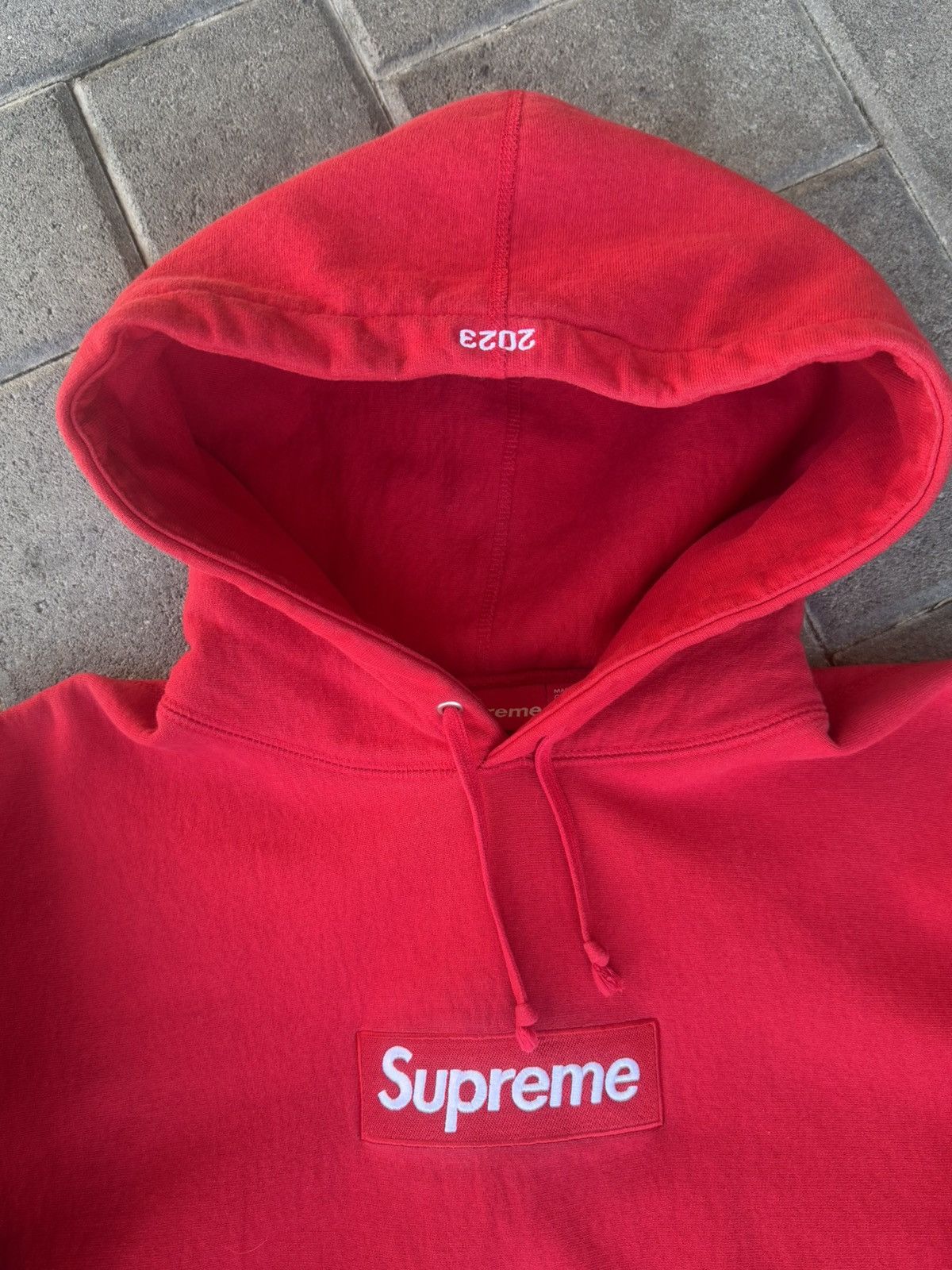 Supreme FW23 supreme red on red box logo hoodie Size US L / EU 52-54 / 3 - 3 Thumbnail