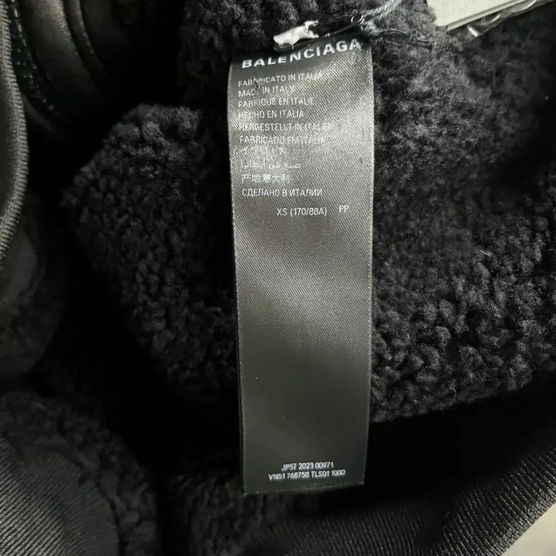 Balenciaga Balenciaga Solid Color Logo Embroidered Lapel Lining Grain Size US XS / EU 42 / 0 - 3 Thumbnail