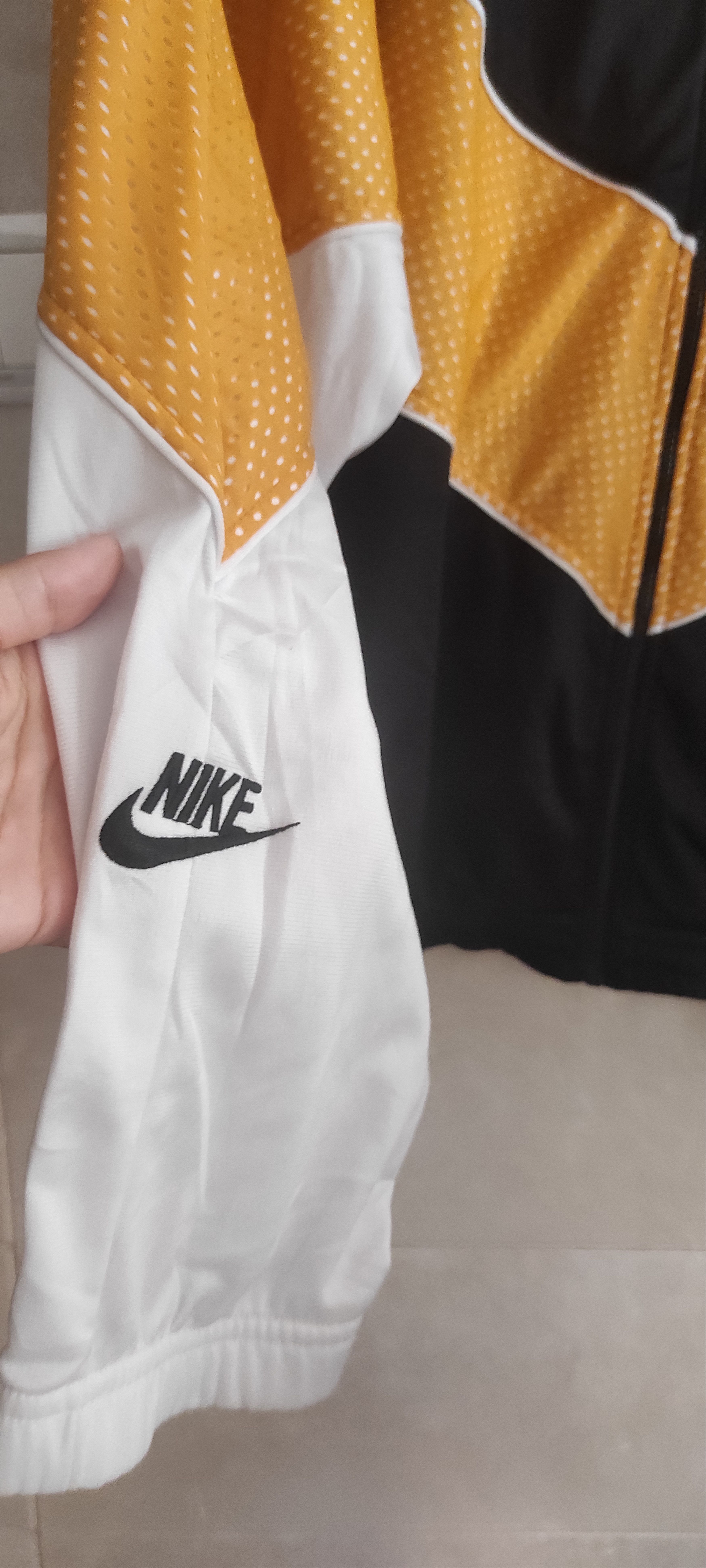 Nike NIKE Air Men's Basketball 90s Retro Training Track Jacket Size US XL / EU 56 / 4 - 12 Thumbnail