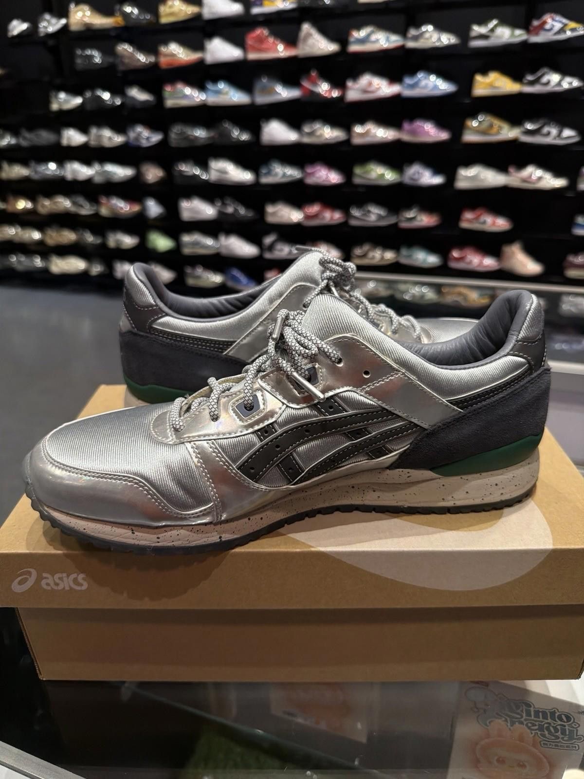 Asics ASICS Gel-Lyte III Sneaker Lah x Hundred Kuala Lumpur Men 12 Size US 12 / EU 45 - 8 Thumbnail