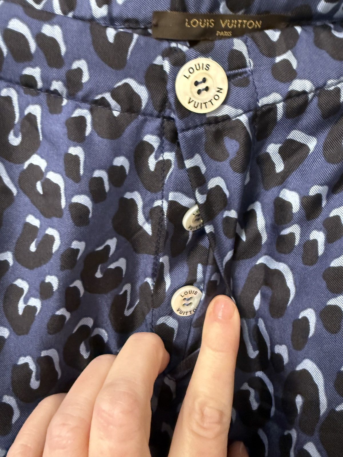 Louis Vuitton × Stephen Sprouse Louis Vuitton Stephen Sprouse Silk Leopard Pants 2012 Runway Size 28" / US 6 / IT 42 - 2 Thumbnail