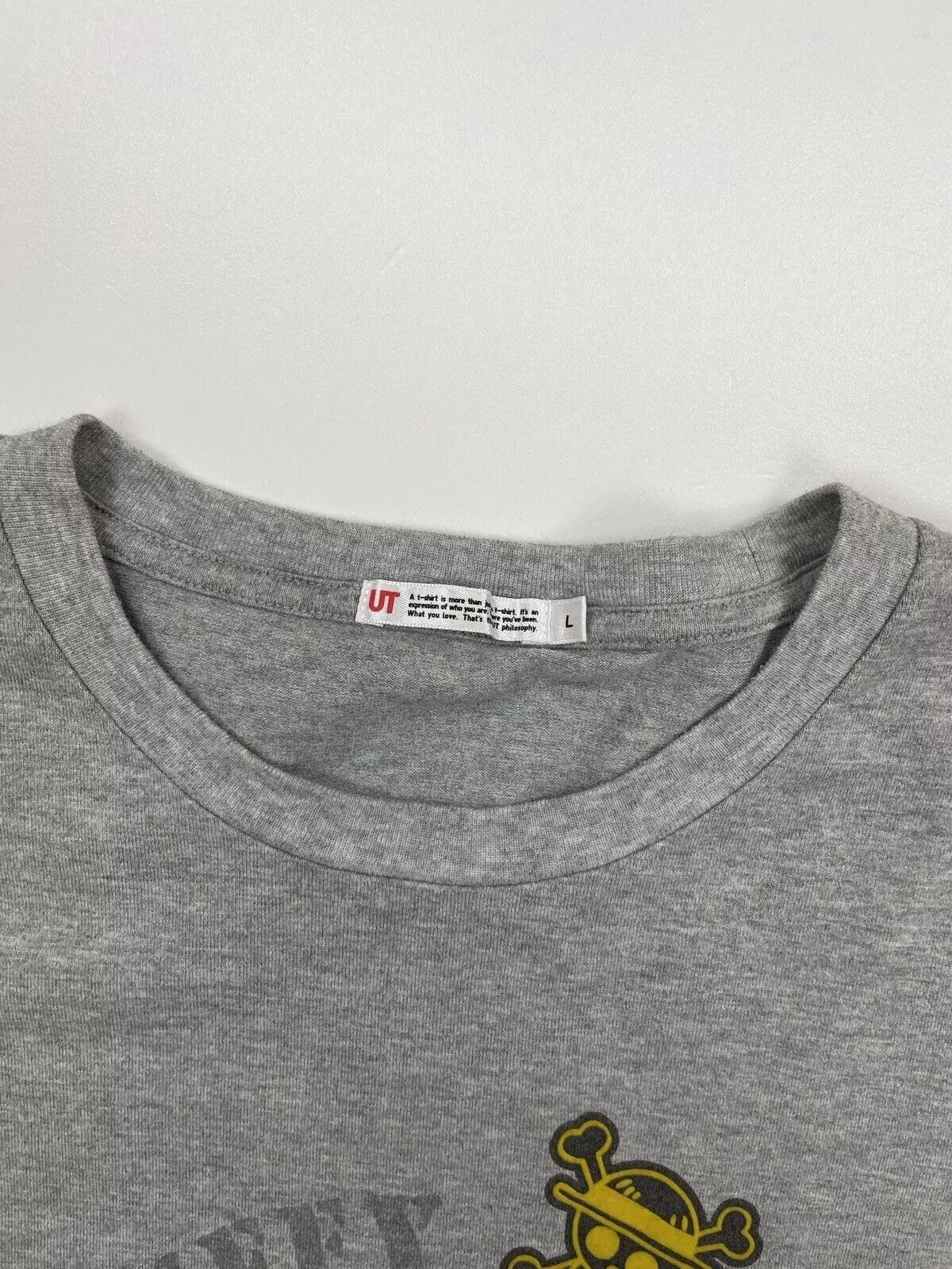 Uniqlo Uniqlo x One Piece Monkey D. Luffy Shirt Tee Gray Size US L / EU 52-54 / 3 - 11 Thumbnail