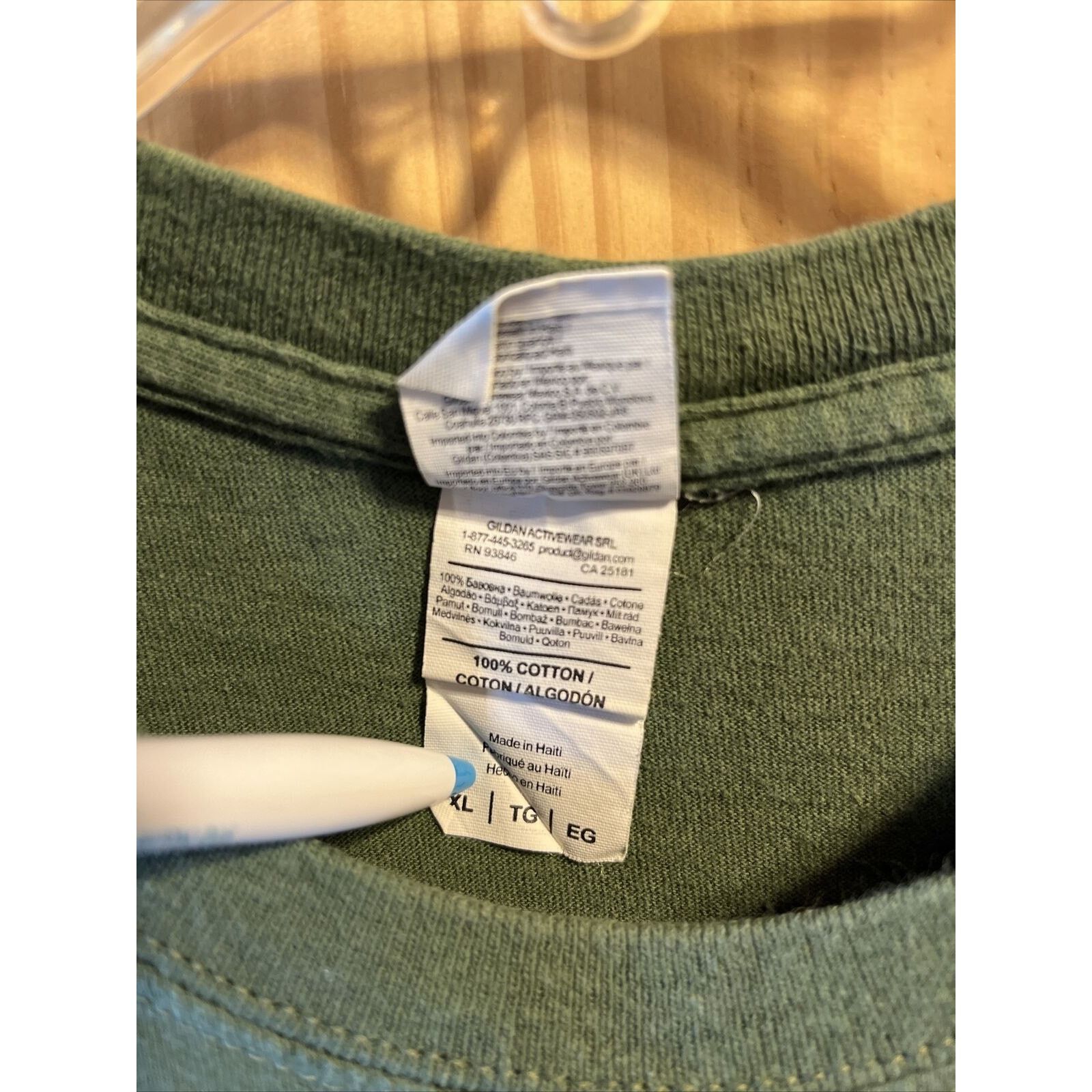Gildan Gildan Men XL Olive Green Canada Short Sleeve Cotton T-Shirt Size US XL / EU 56 / 4 - 5 Thumbnail