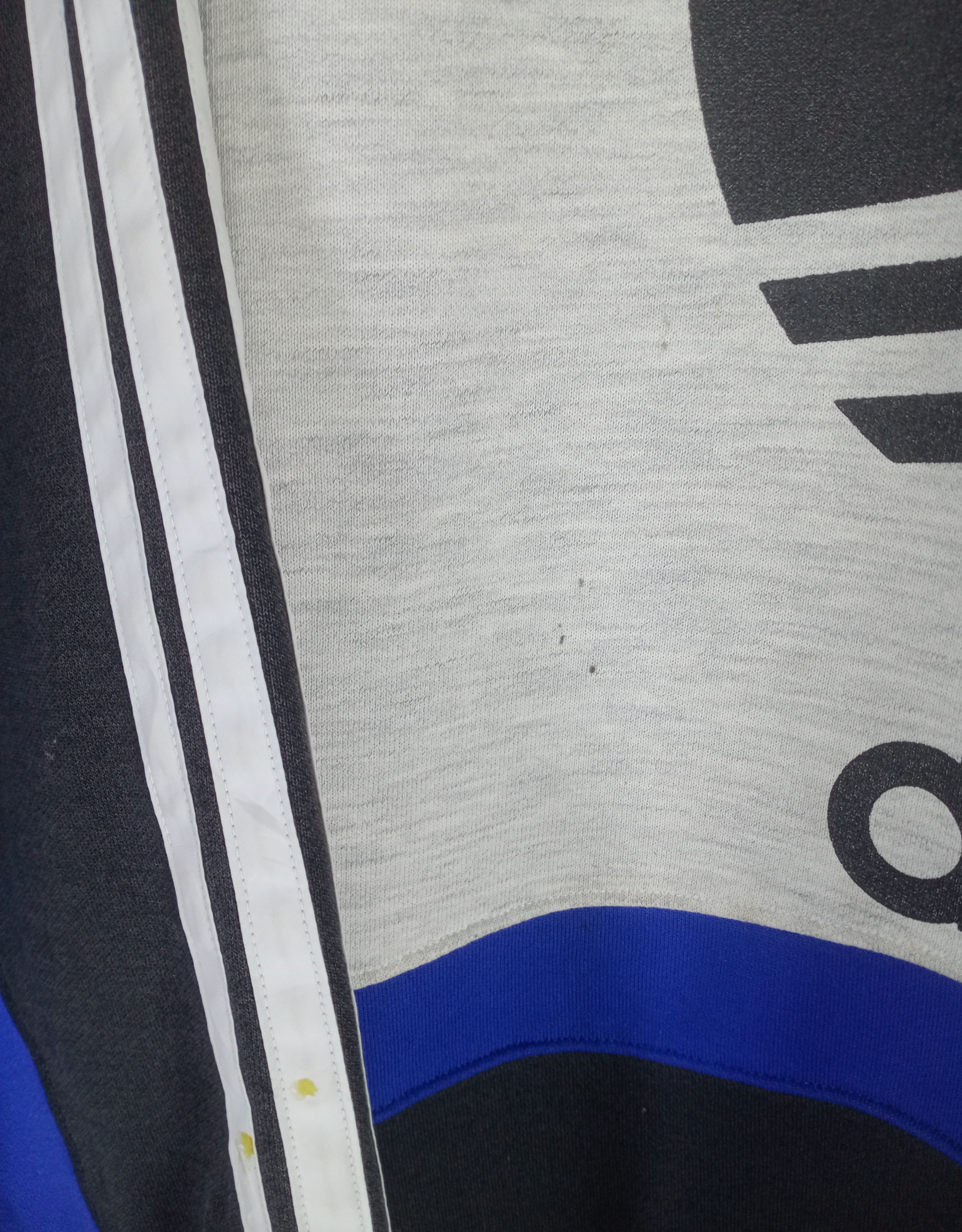 Adidas Rare Vintage 90s Adidas Trefoil Big Logo Sweatshirt Size US L / EU 52-54 / 3 - 11 Thumbnail