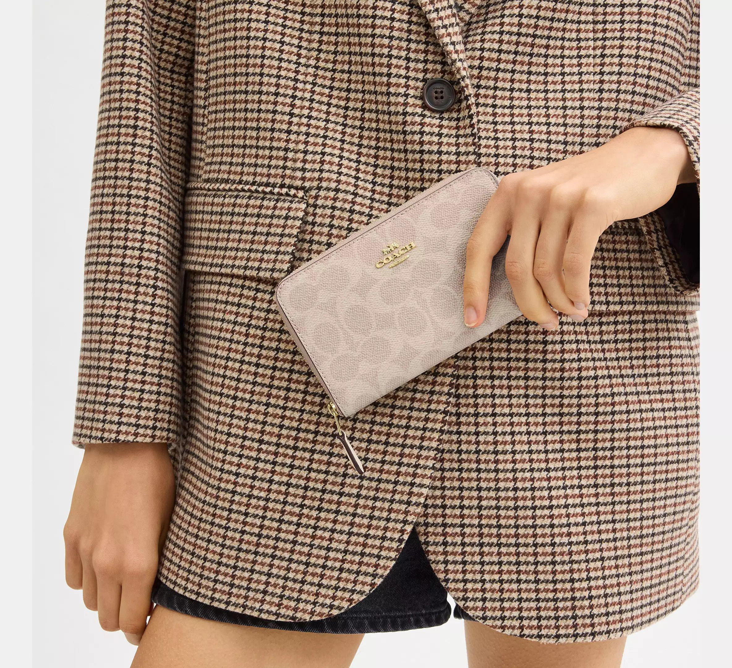 Coach Medium Id Zip Wallet In Signature Canvas CW781 Size ONE SIZE - 7 Thumbnail