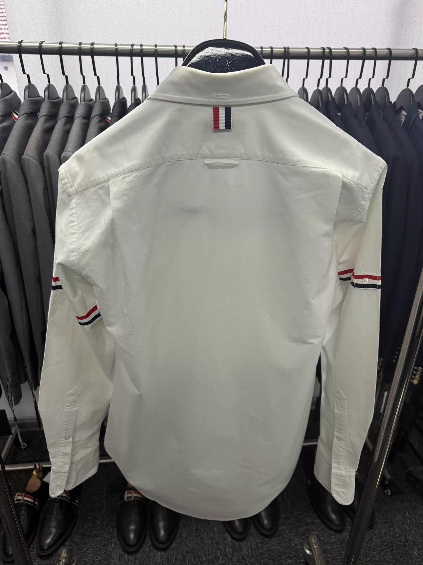 Thom Browne Thom Browne Men's Double Sleeve Tab Oxford Shirt White Size3 Size US L / EU 52-54 / 3 - 2 Thumbnail