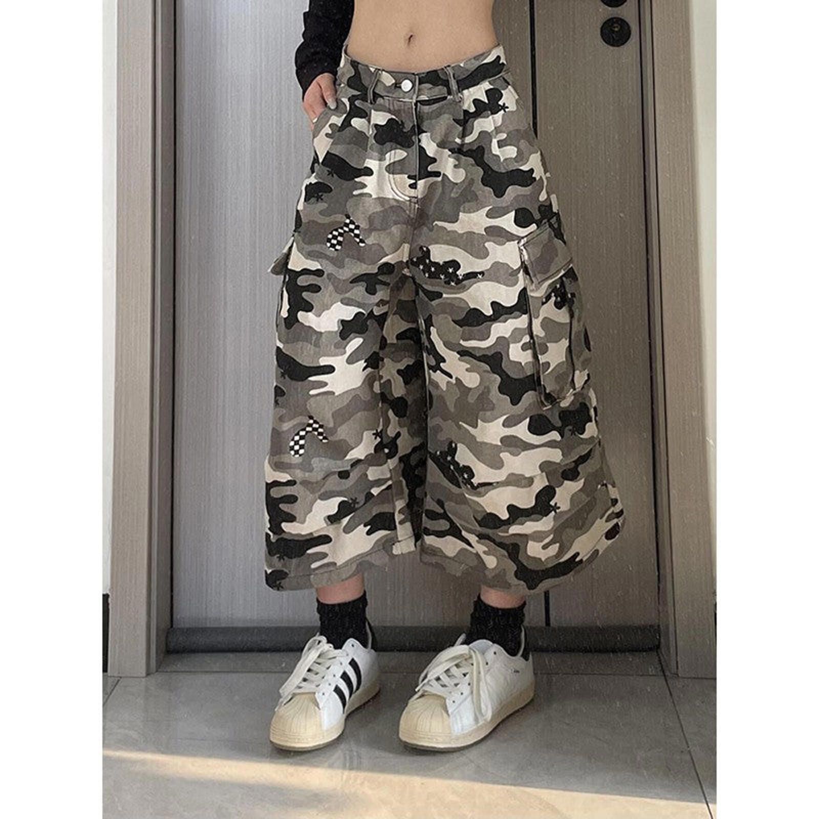 Vintage Camo Multi Pocket Cargo Jorts Size US 32 / EU 48 - 3 Thumbnail