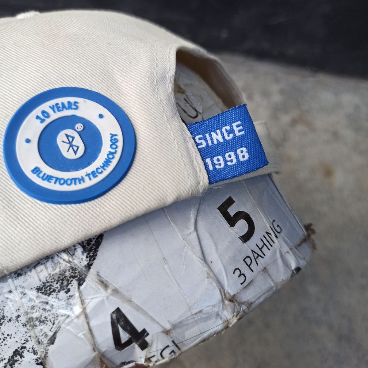 Arts & Science Archival.. 10 year bluetooth celebration hat Size ONE SIZE - 8 Thumbnail