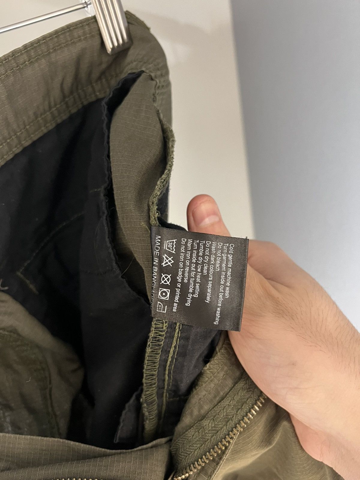 Weekend Offender VINTAGE WEEKEND OFFENDER MULTIPICKET CASUAL SHORTS Y2K 90s Size US 32 / EU 48 - 16 Thumbnail