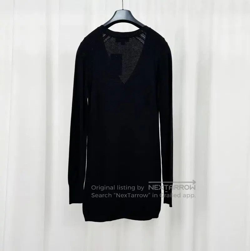Burberry Burberry Black Wool V-Neck Sweater for Women. Size S / US 4 / IT 40 - 2 Thumbnail