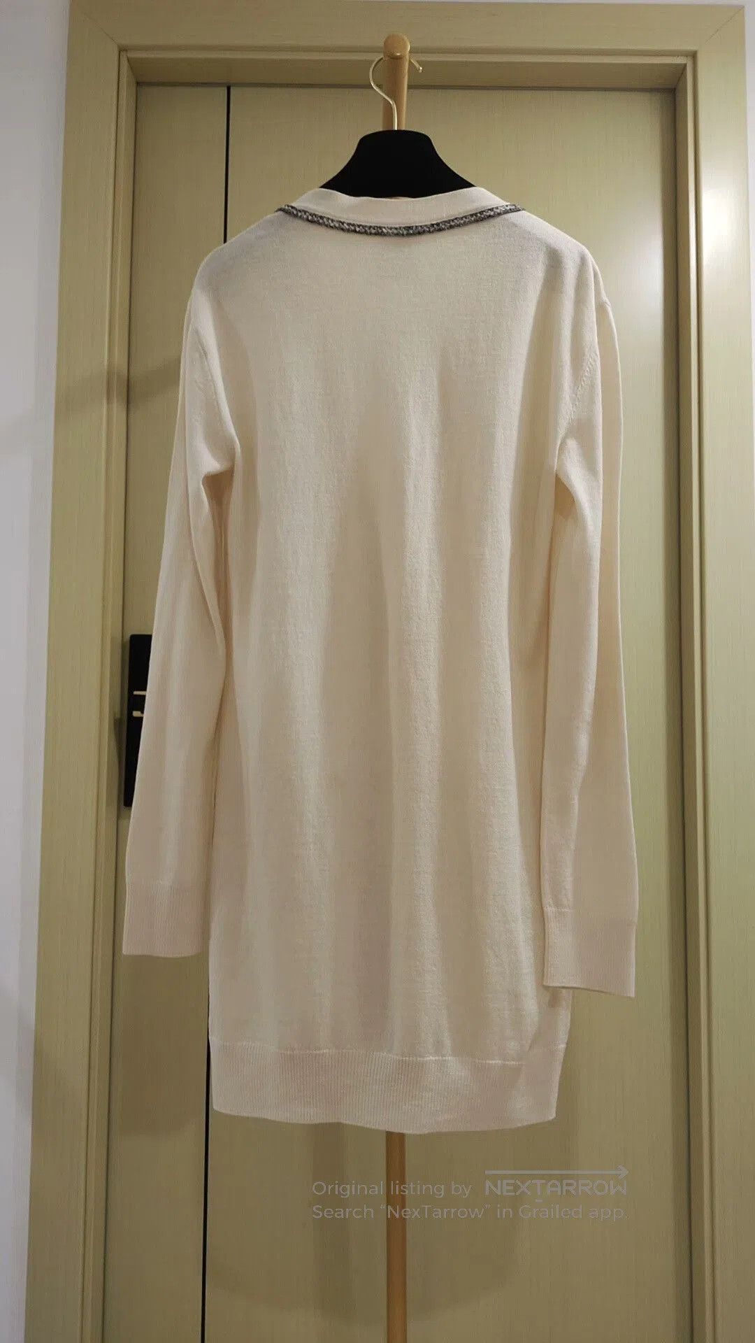 Chanel Chanel Classic Knit Cardigan in Wool. Size M / US 6-8 / IT 42-44 - 2 Thumbnail