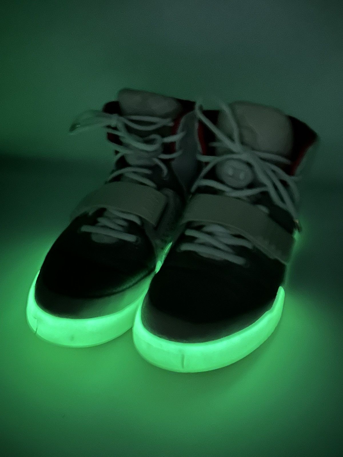 Kanye West × Nike Nike Yeezy 2 Platinum Edition Size US 11 / EU 44 - 11 Thumbnail