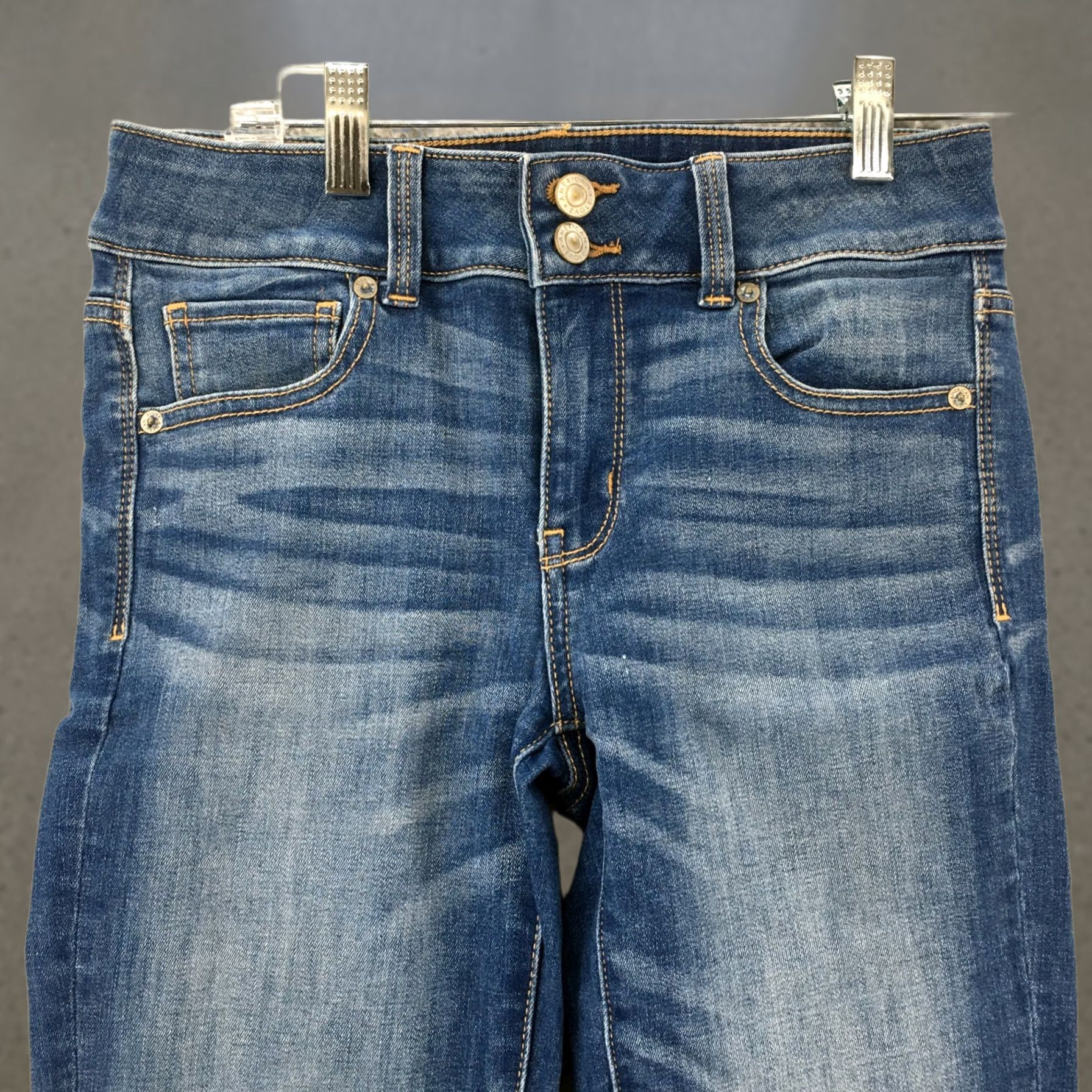 American Eagle Outfitters American Eagle Outfitters Jeans Womens 4 Blue Denim Mid Waisted Zip Fly Pockets Straight Jeans Size 27" / US 4 / IT 40 - 1 Thumbnail