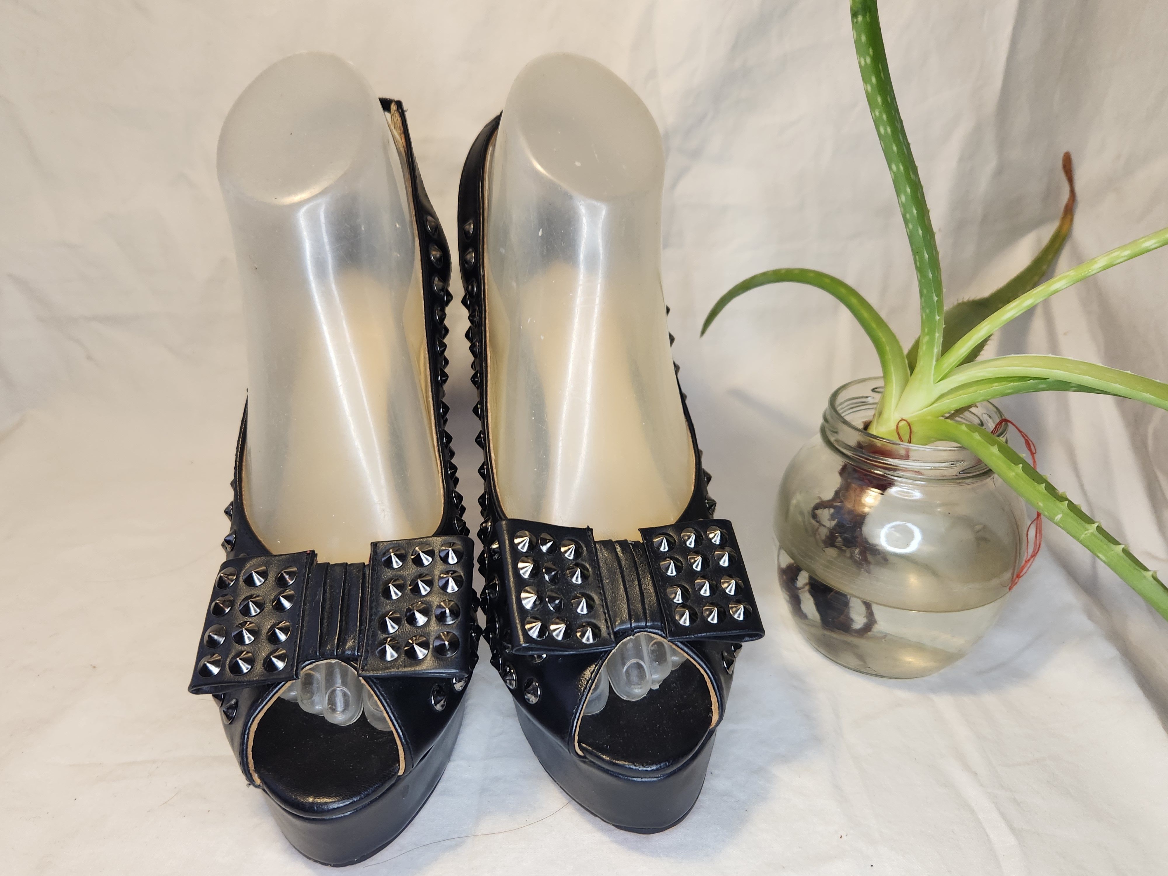 Christian Louboutin STUDDED Size US 10 / IT 40 - 2 Thumbnail