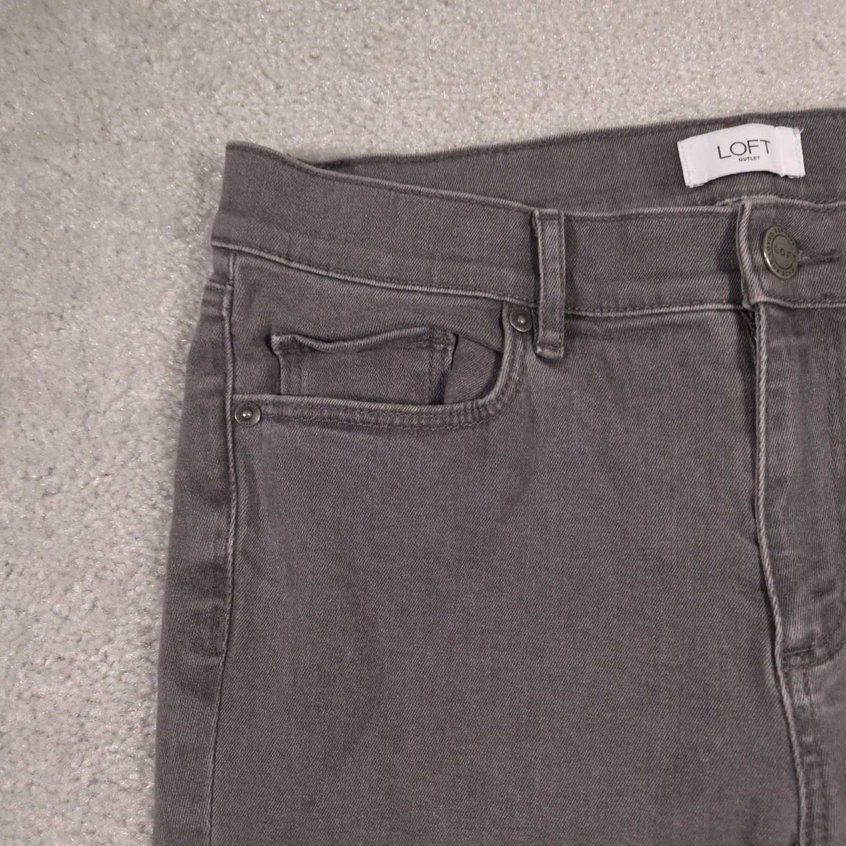 Loft Ann Taylor LOFT Jeans Womens size 6 Gray Modern Skinny Crop Denim Raw Hem Size 28" / US 6 / IT 42 - 4 Thumbnail
