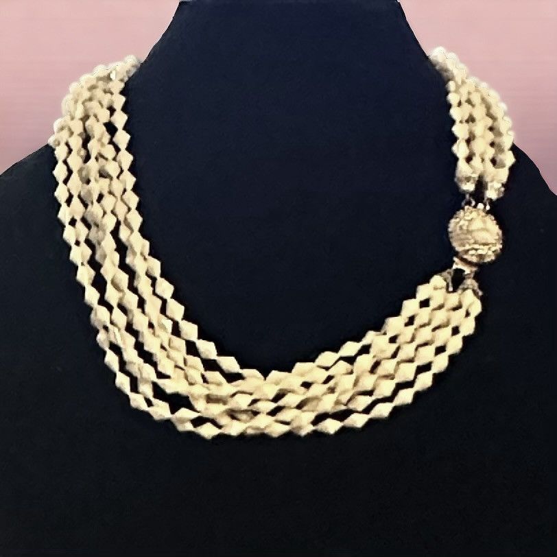 Vintage Vintage multi strand beaded necklace and matching earrings Size ONE SIZE - 1 Thumbnail