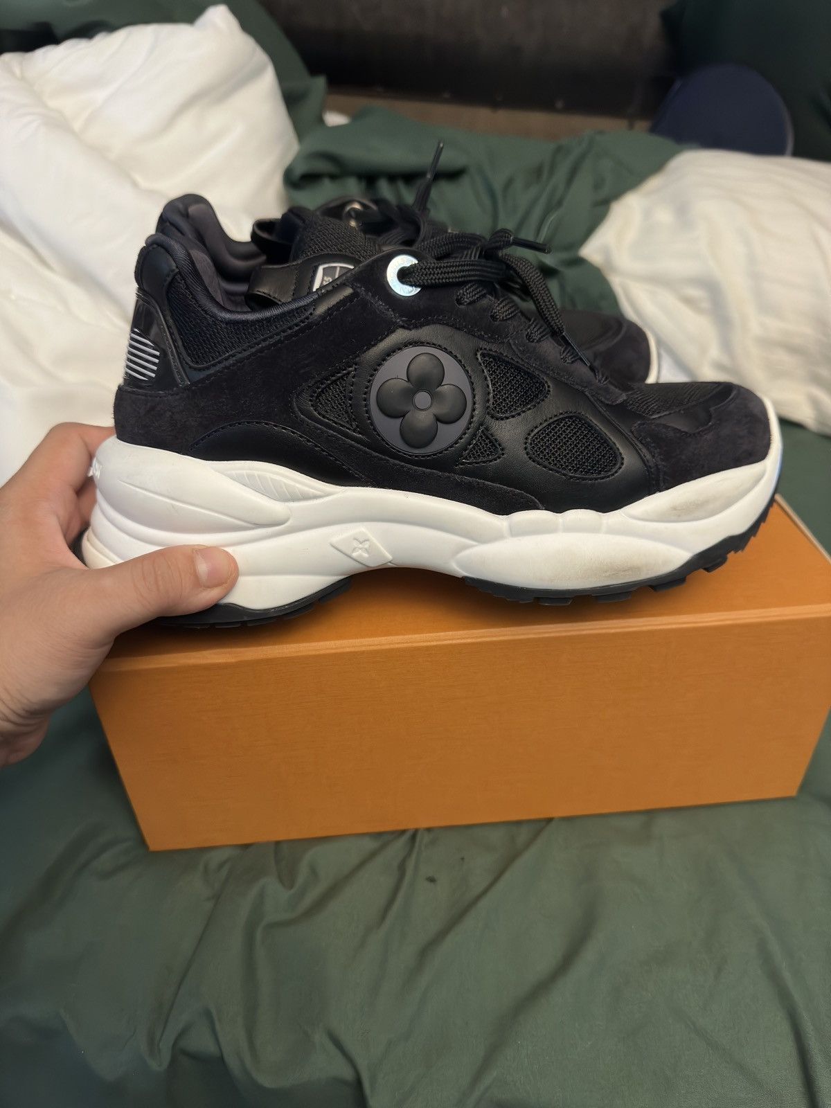 Louis Vuitton Louis Vuitton sneaker :) 37.5 Size US 6.5 / IT 36.5 - 4 Thumbnail