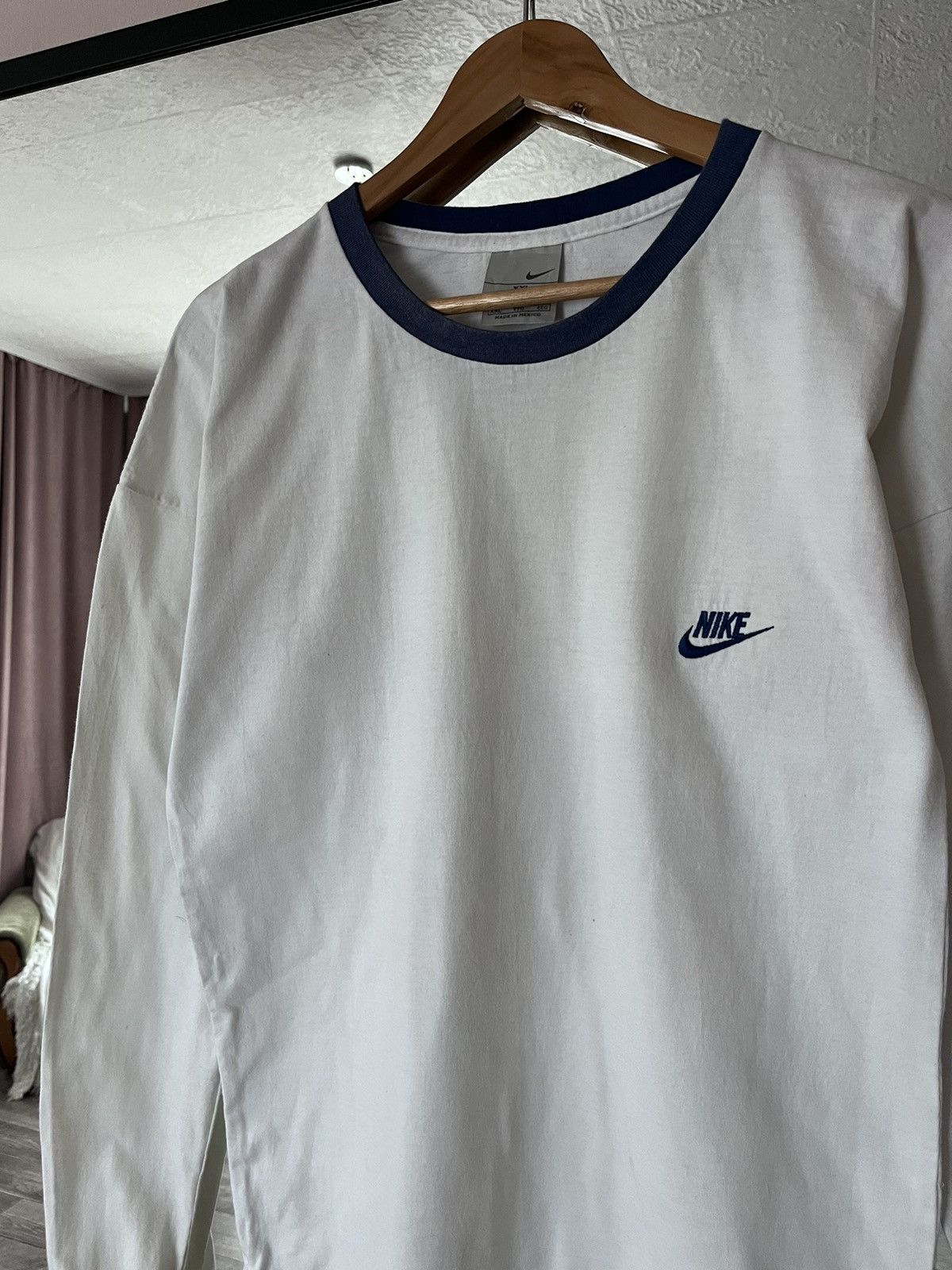 Nike VINTAGE Y2K NIKE MINI SWOOSH LONG SLEEVE TEE Size US XL / EU 56 / 4 - 2 Thumbnail