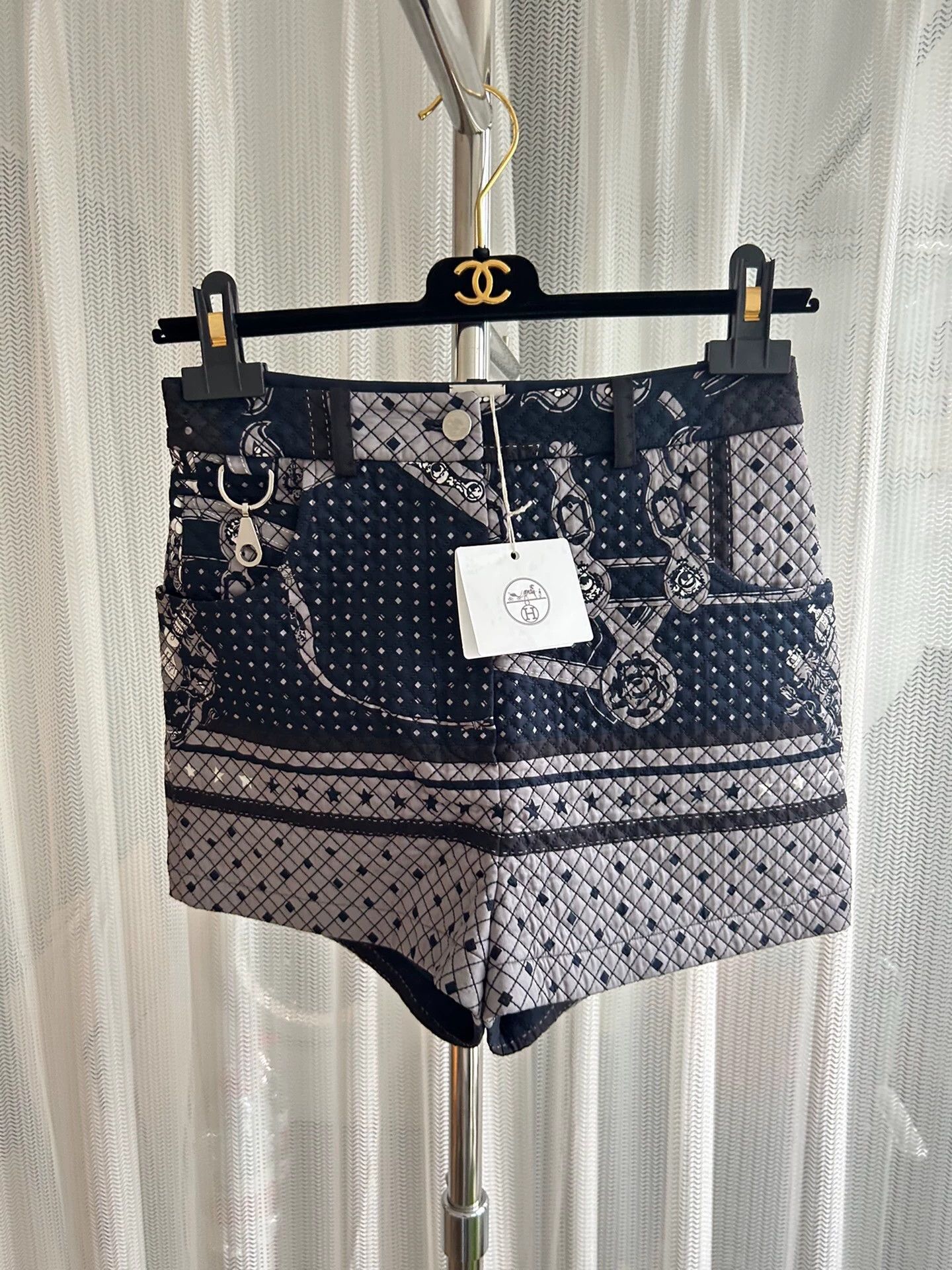Hermes Hermes 22FW Women's Quilted-Print Shorts New w/ Tags & Film Size 26" / US 2 / IT 38 - 2 Thumbnail