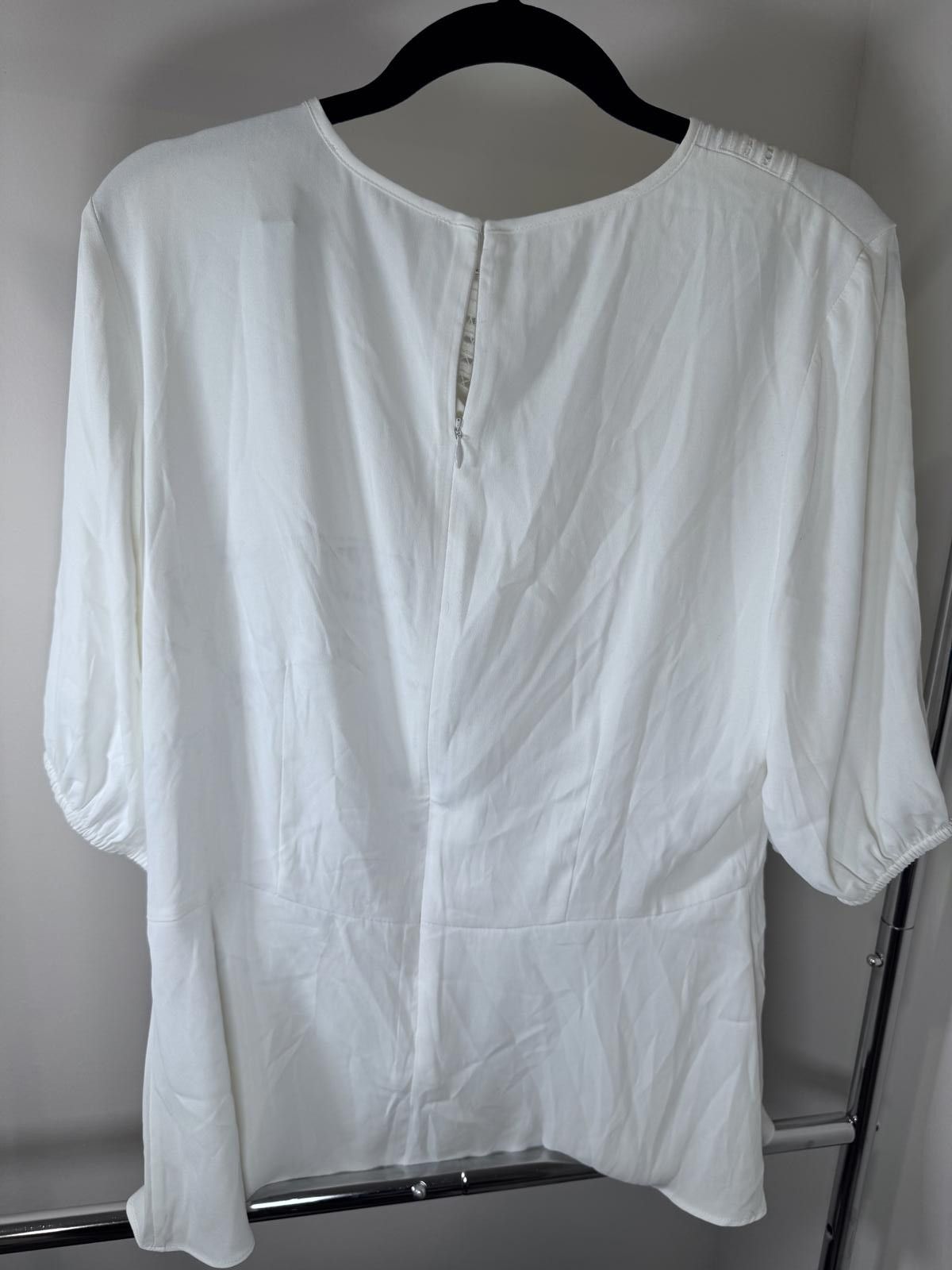 Other White House Black Market Women's White Blouse Size 12 Size XL / US 12-14 / IT 48-50 - 2 Thumbnail