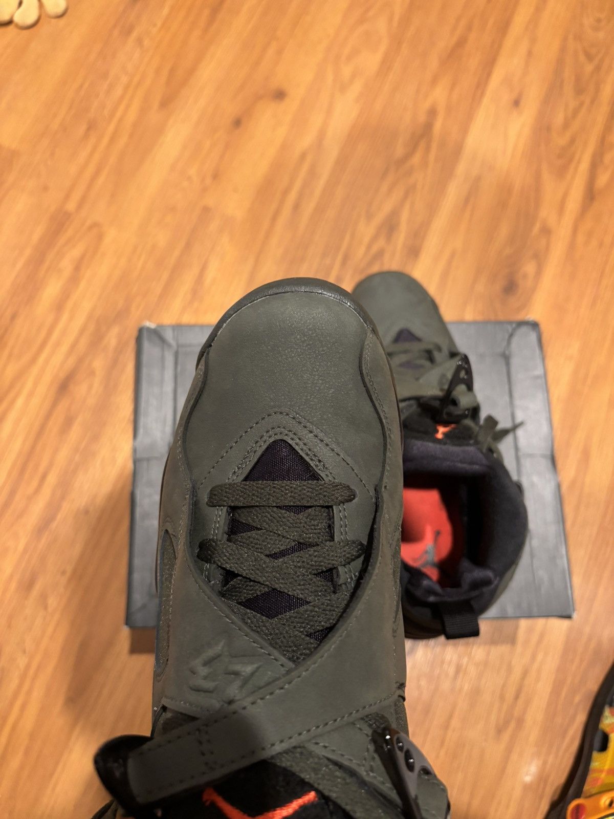 Jordan Brand × Undefeated Jordan 8 Retro Take Flight Undefeated Size US 8 / EU 41 - 6 Thumbnail
