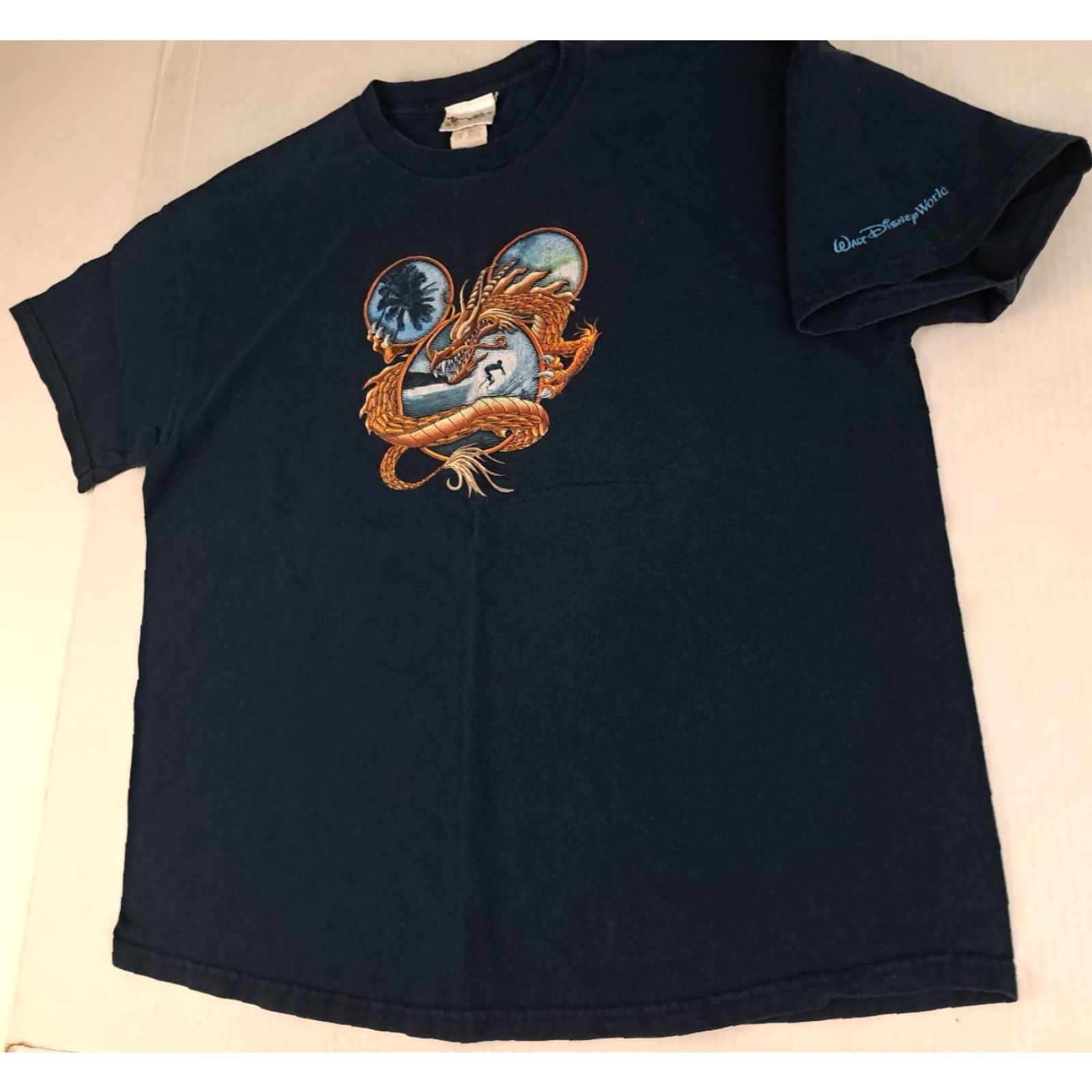 Vintage VINTAGE Year of the Dragon Walt Disney World T-Shirt 2XL Crew Neck Short Sleeve Blue Canvas Disney 90s Theme Ride Unisex Adults Mens Womens Size US XXL / EU 58 / 5 - 4 Thumbnail