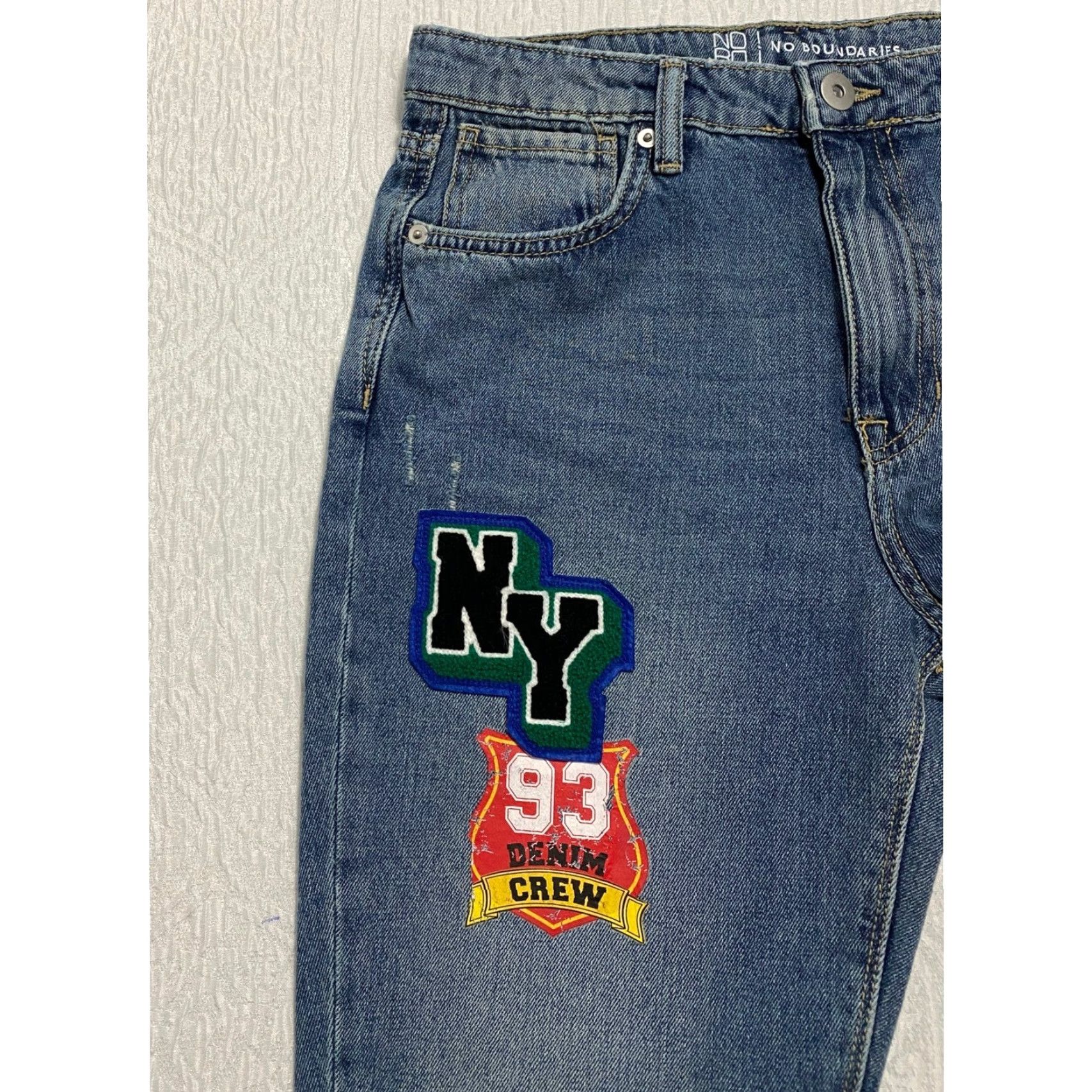 Vintage No Boundaries Jeans Distressed patched NY Crew Blue 11 Juniors Women Mom High Rise 90s Logo Embroidered 5-Pocket Denim Cotton Size 32" / US 10 / IT 46 - 3 Thumbnail