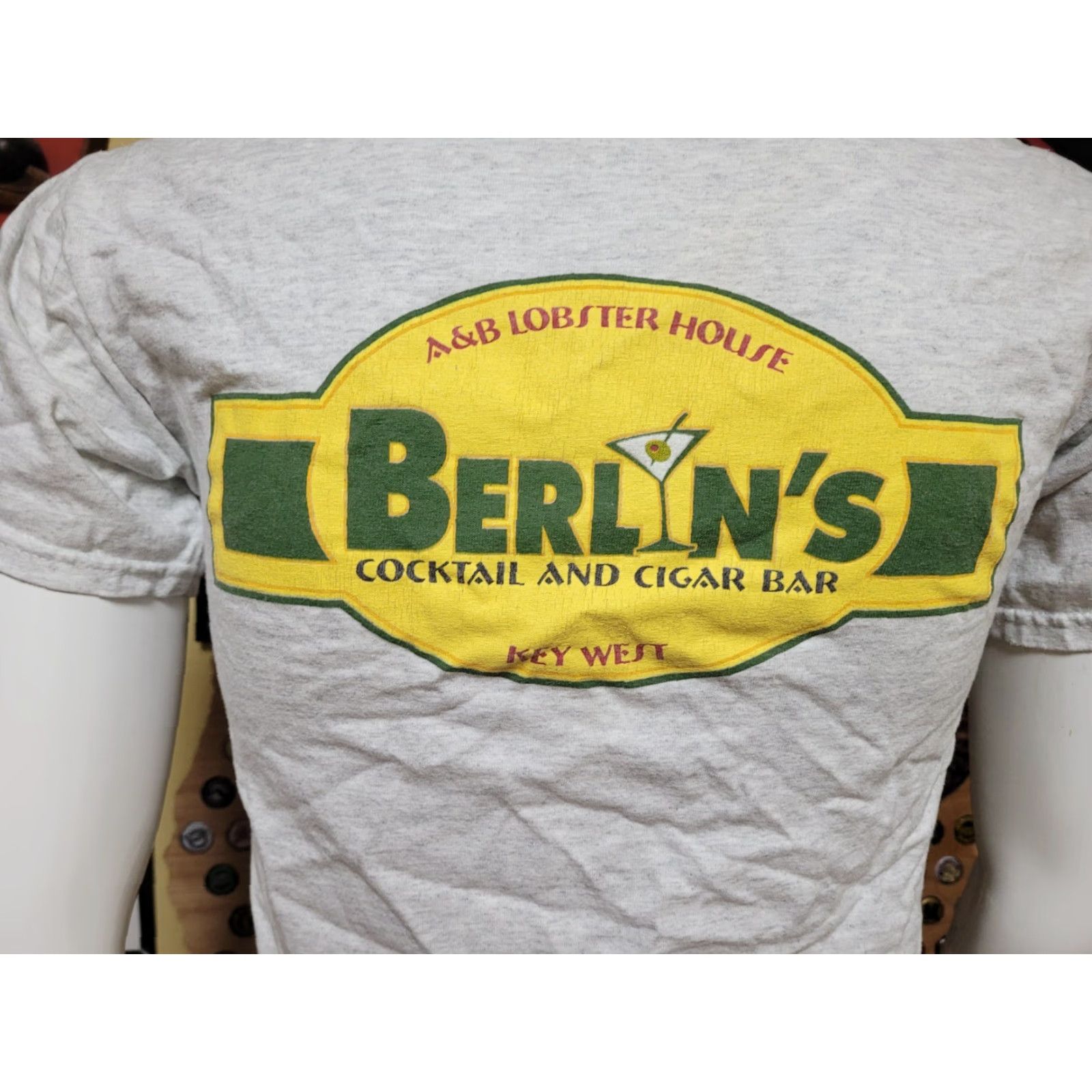 Gildan Berlin's Cocktail & Cigar Bar Key West FL T Shirt Small Pocket Speakeasy Dive Size US S / EU 44-46 / 1 - 4 Thumbnail