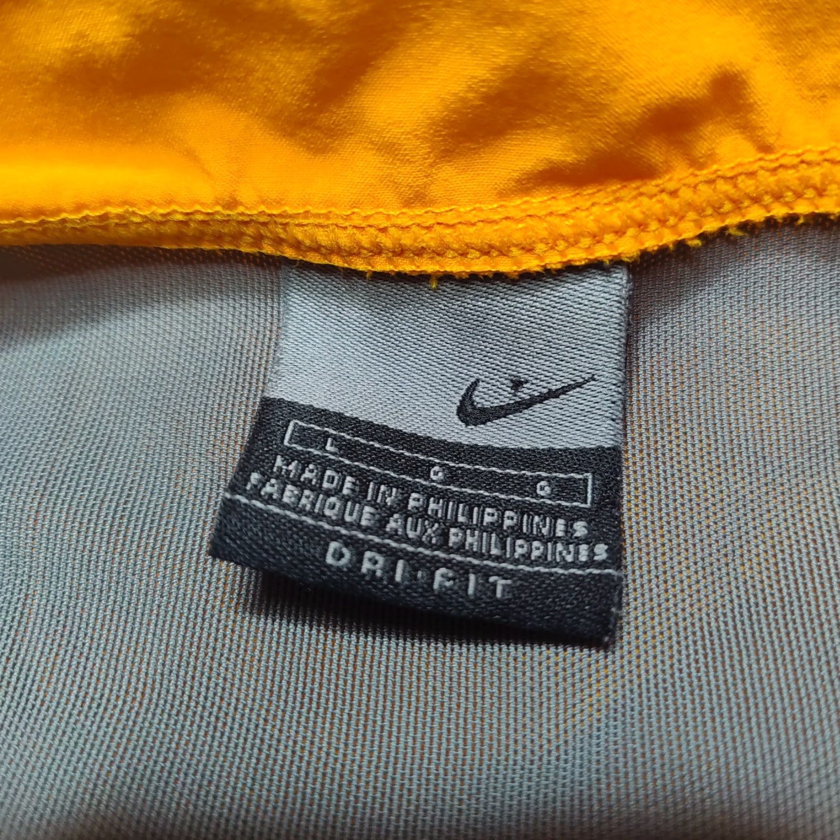 Nike VINTAGE Nike Dri-Fit Pullover Shirt Men L Orange 1/2 Zip Short Sleeve Ventilated 2000s Size US L / EU 52-54 / 3 - 5 Thumbnail