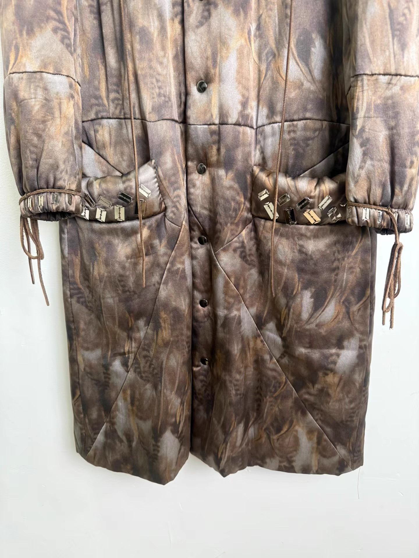 Undercover UNDERCOVER 100% Silk Coat with Blade Decorations K20 Size US M / EU 48-50 / 2 - 3 Thumbnail