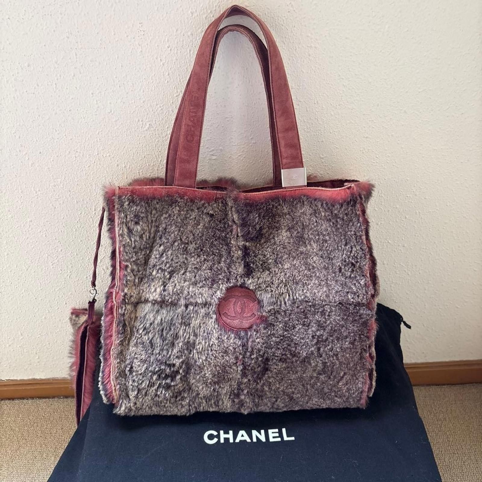 Chanel Chanel - Shearling Tote Bag with Matching Pouch Size ONE SIZE - 2 Thumbnail
