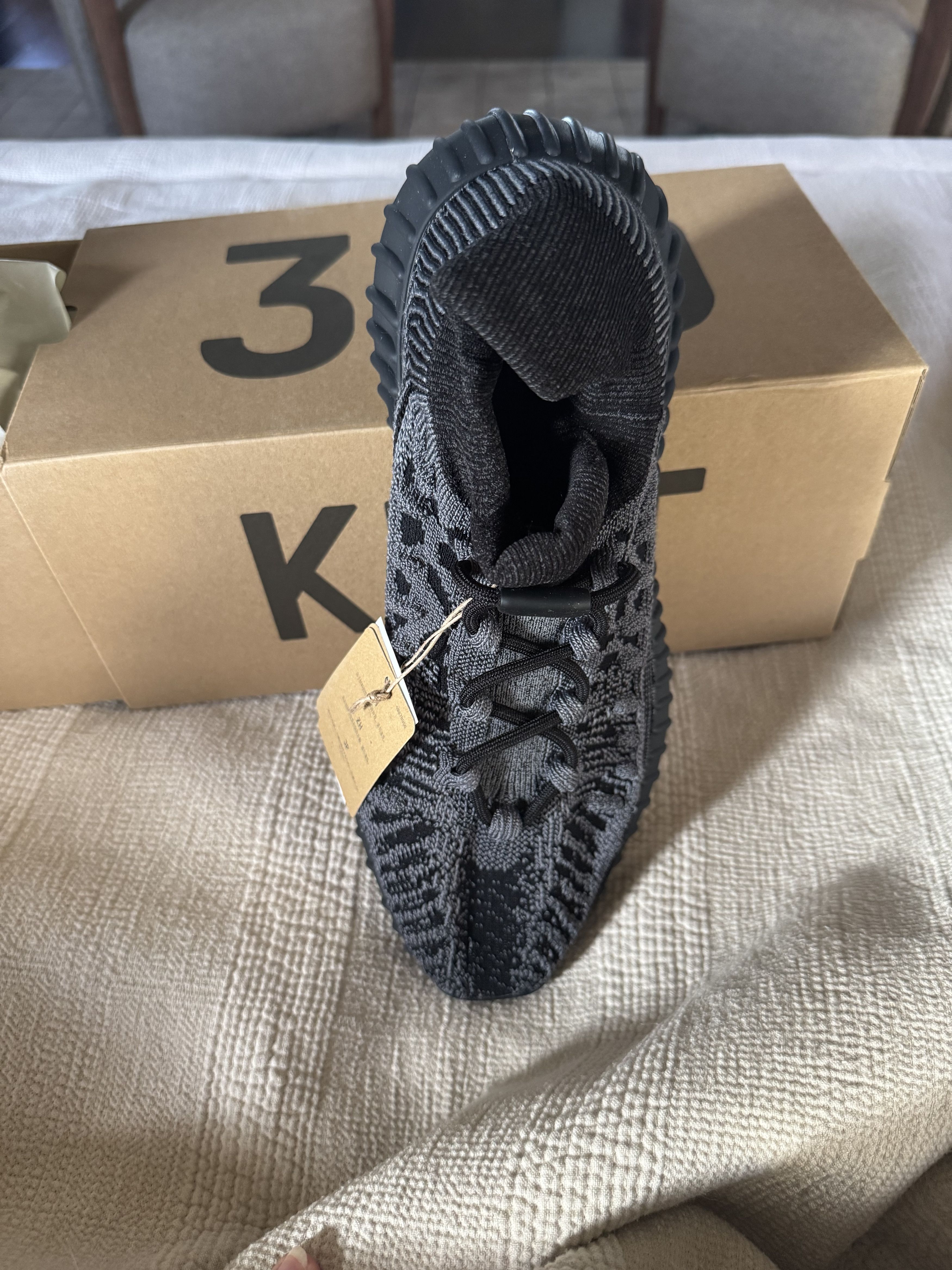 Adidas × Yeezy YZY 350 V2 CMPCT Black Size US 9 / EU 42 - 1 Thumbnail
