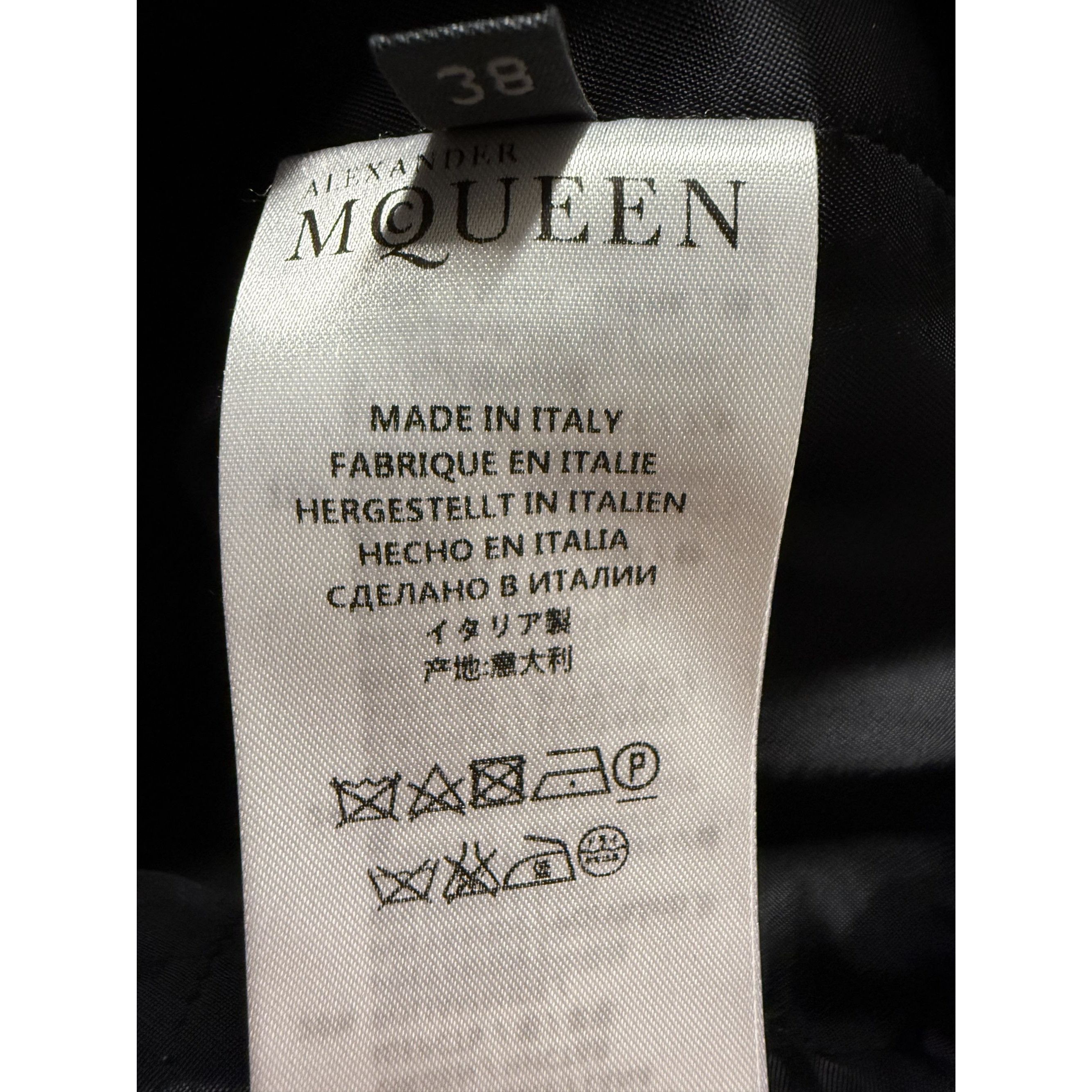 Alexander McQueen Alexander McQueen Double-Breasted Asymmetrical Black Coat Size S / US 4 / IT 40 - 18 Thumbnail