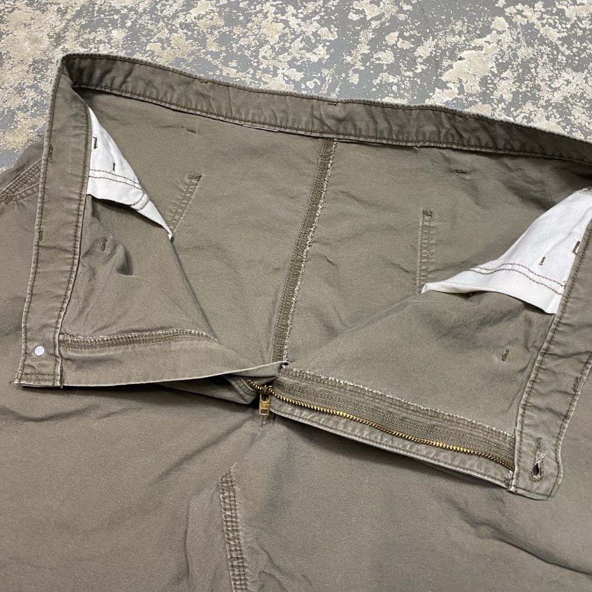 Other Vintage Carhartt Brown/Green Carpenter Workwear Shorts Jorts Size US 43 - 8 Thumbnail