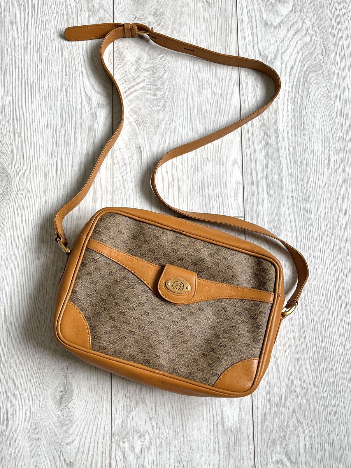 Gucci × Streetwear × Vintage Y2K GUCCI GG MONOGRAM CROSSBODY 