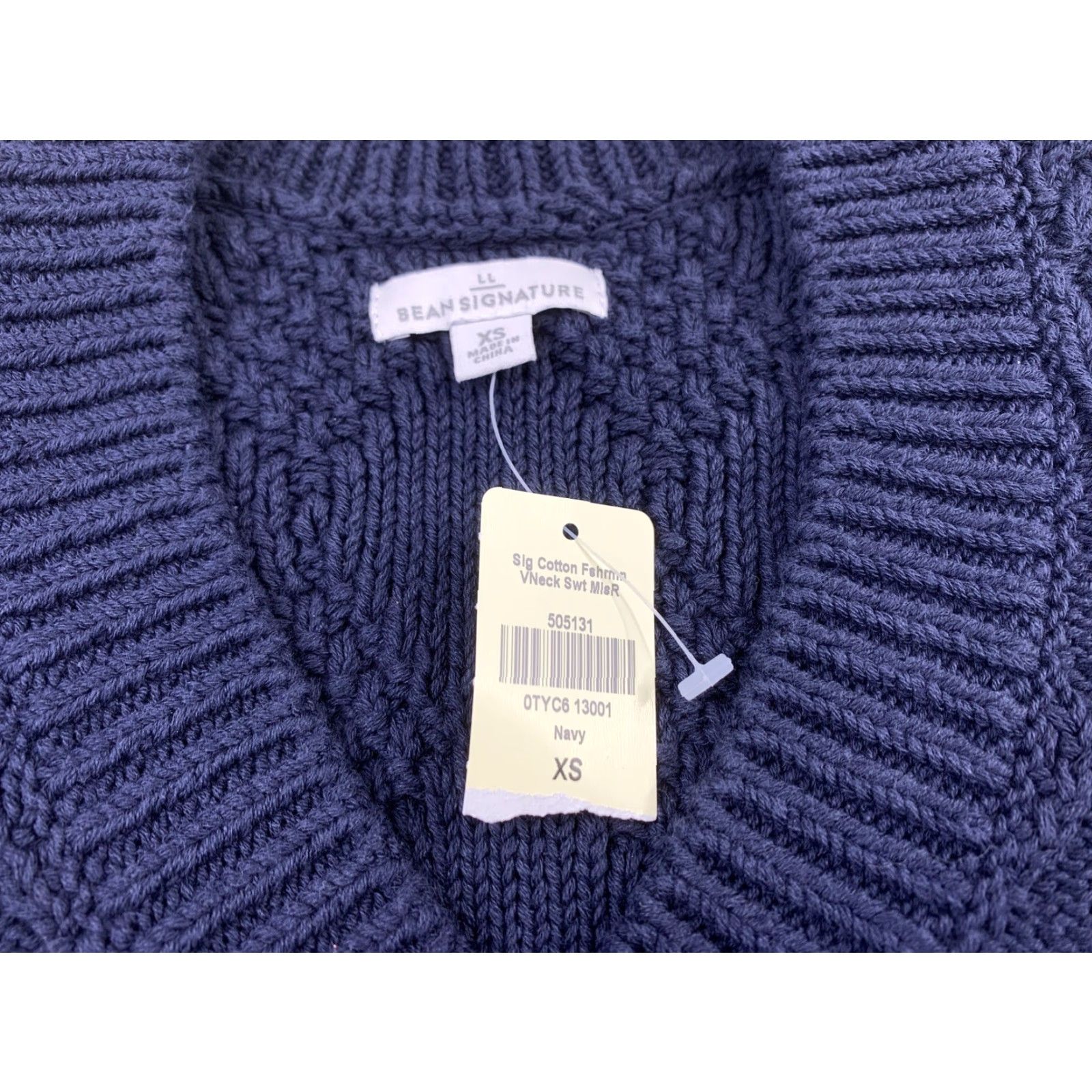 Vintage VINTAGE NWT LL Bean Women's Signature Cotton Fisherman Sweater, V-Neck Tunic Navy Blue Size XS / US 0-2 / IT 36-38 - 3 Thumbnail
