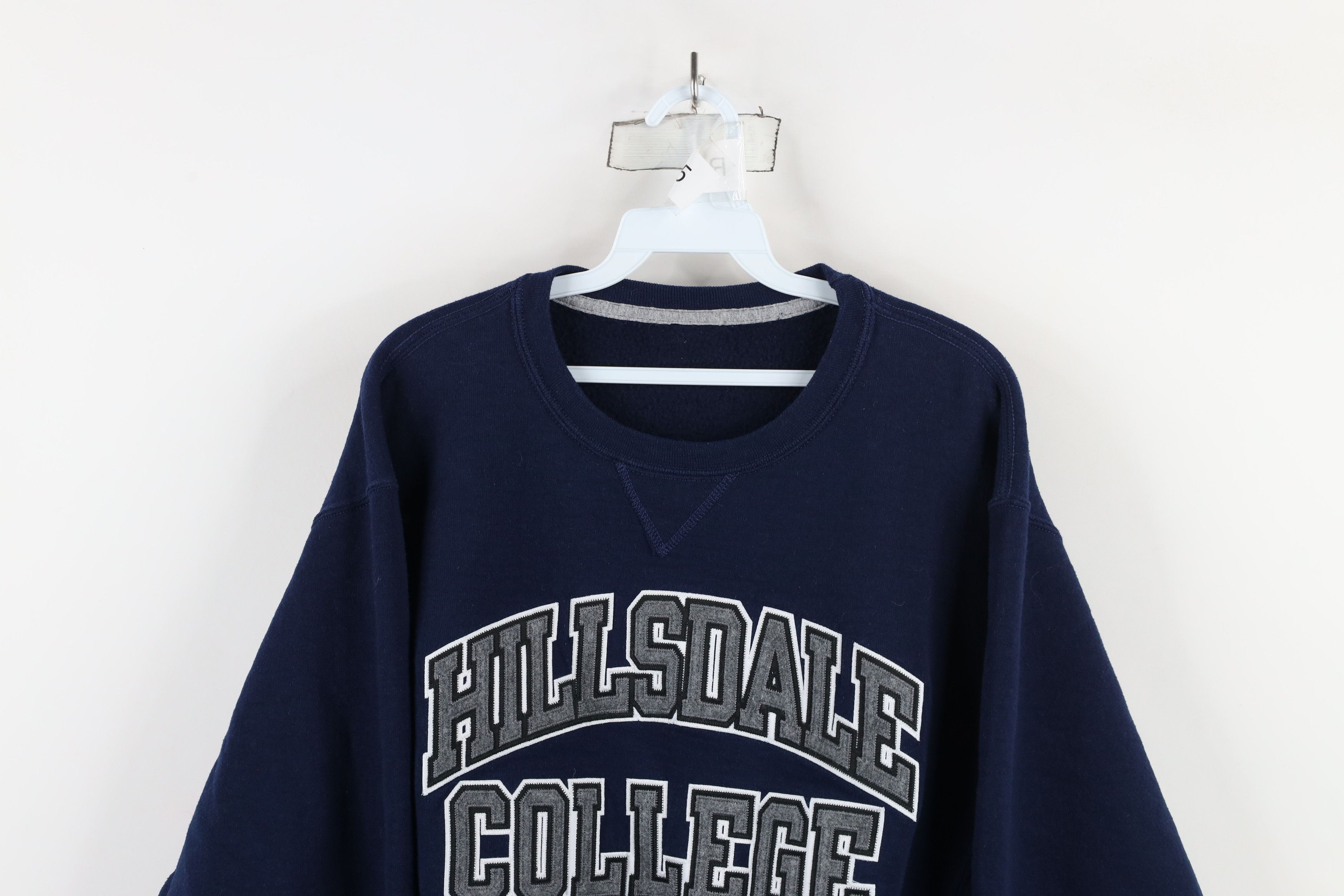 Russell Athletic × Vintage Vintage 90s Russell Athletic Hillsdale College Sweatshirt Size US M / EU 48-50 / 2 - 2 Thumbnail