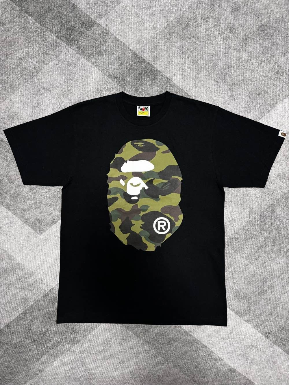 Bape A Bathing Ape Camo Ape Head Logo T-Shirt Size L Size US L / EU 52-54 / 3 - 1 Thumbnail