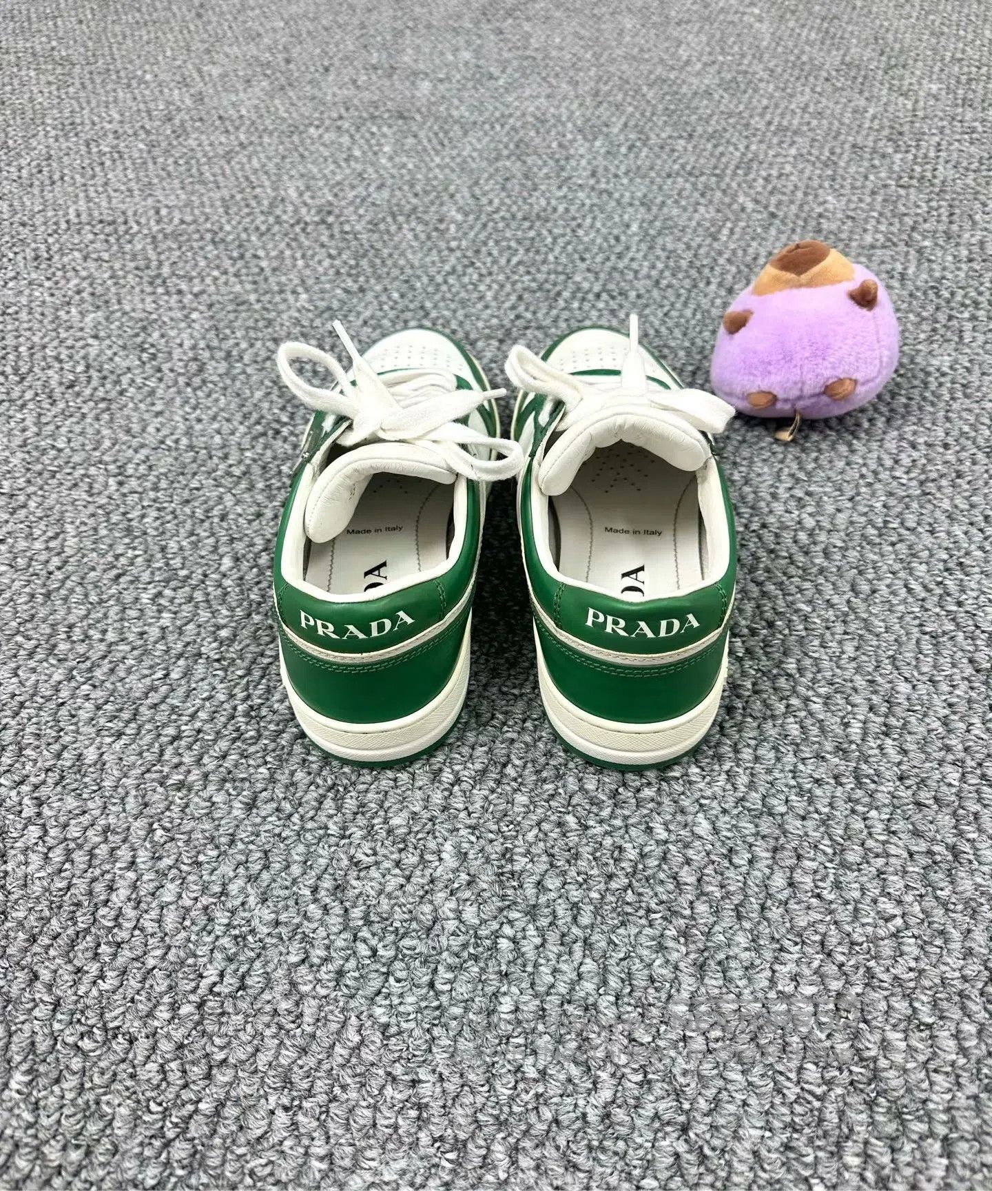 Prada Prada White and Green Triangle Logo Low-Top Sneakers| Size US 6 / IT 36 - 4 Thumbnail
