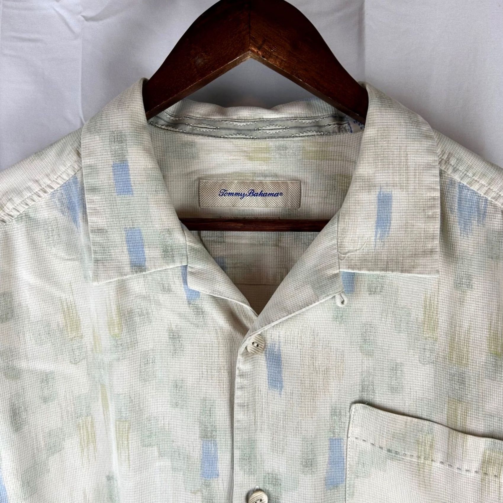 Tommy Bahama Tommy Bahama Silk Shirt Mens Large Cream Blue Geometric Ikat Print Size US L / EU 52-54 / 3 - 2 Thumbnail