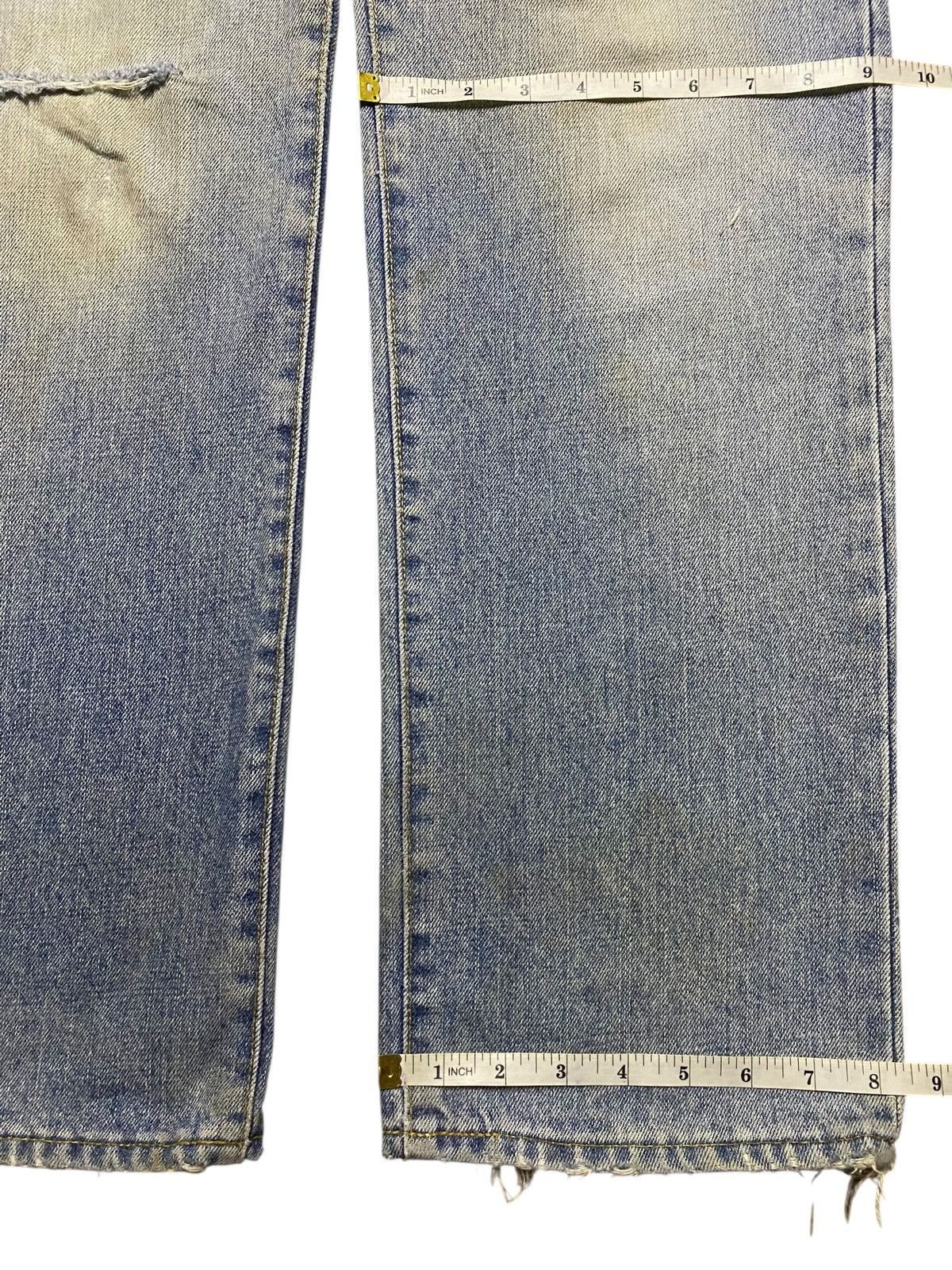 Uniqlo Vintage Japanese Brand Uniqlo Light Wash Loose Jeans Size US 33 - 14 Thumbnail