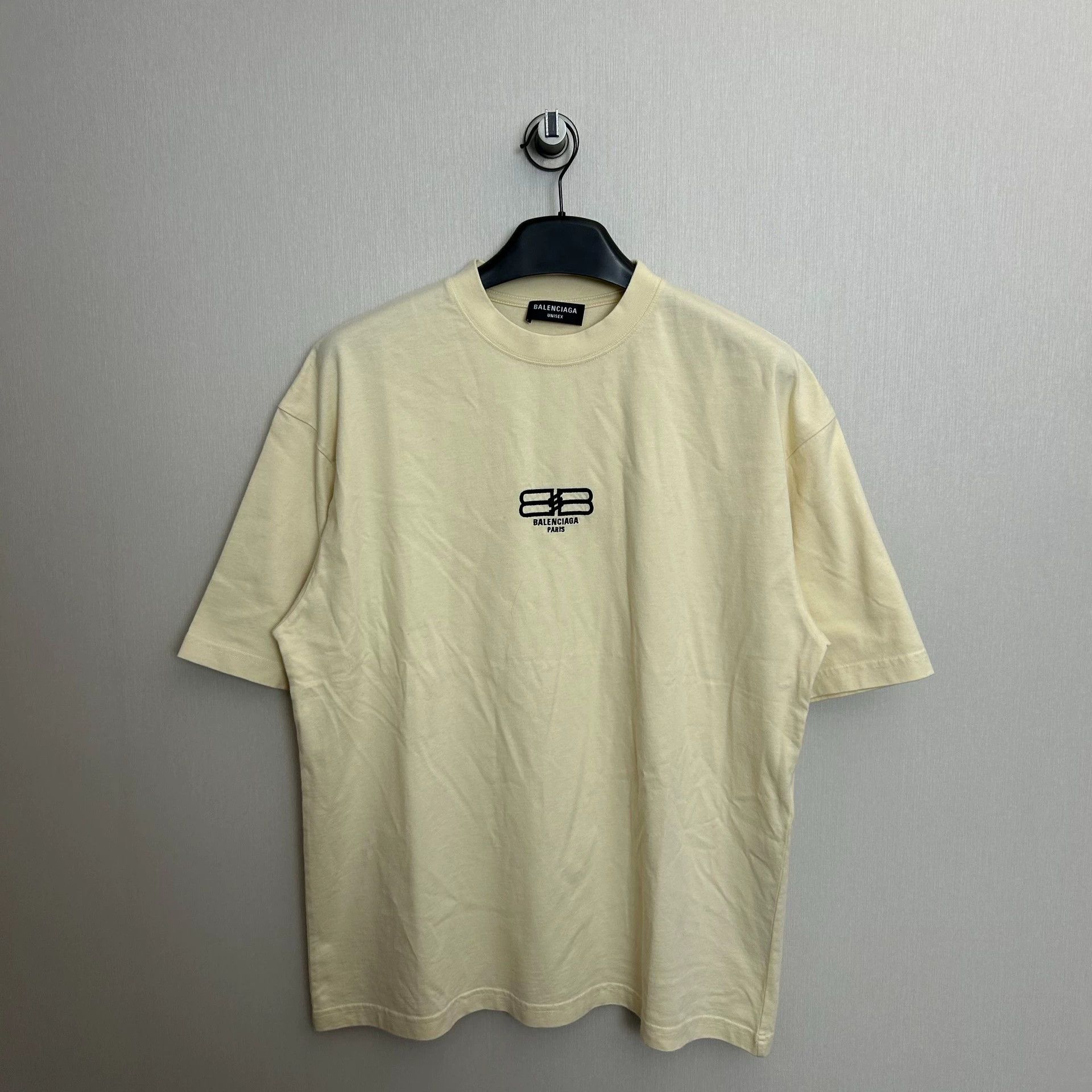 Balenciaga Balenciaga New Beige Lock Button T-shirt Size S / US 4 / IT 40 - 1 Thumbnail